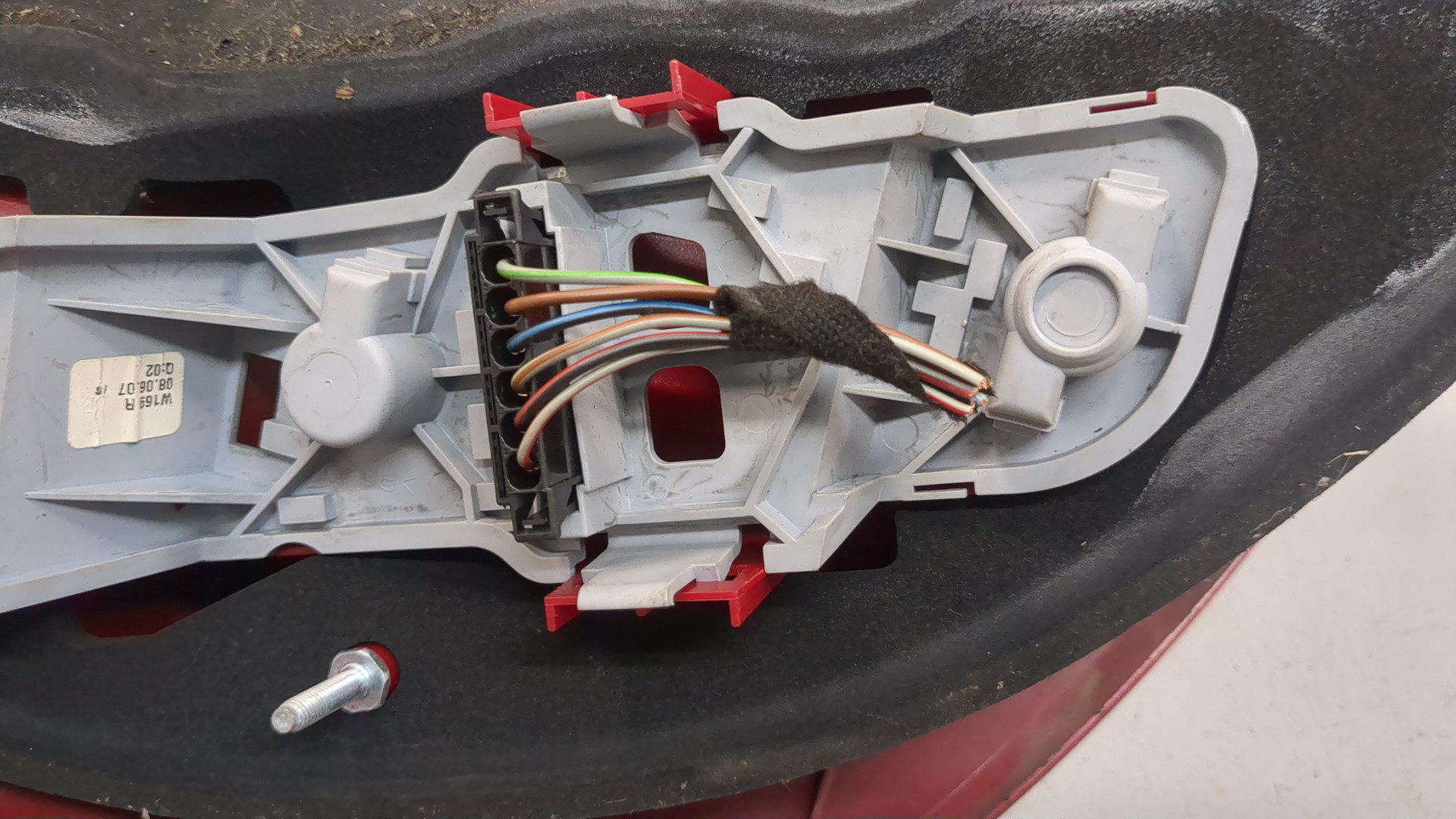 Фонарь задний правый