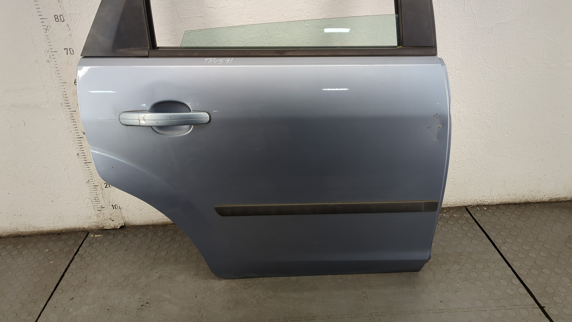 Дверь задняя правая