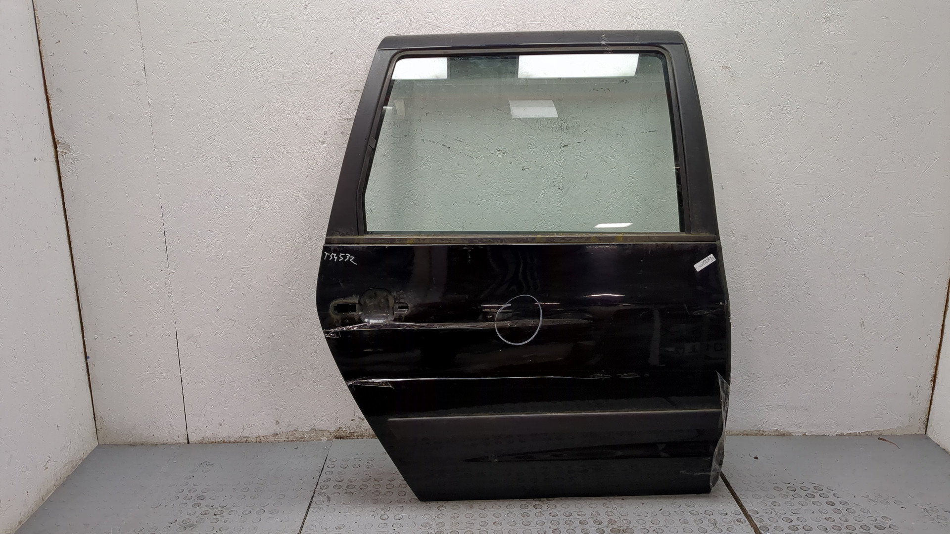 Дверь задняя правая