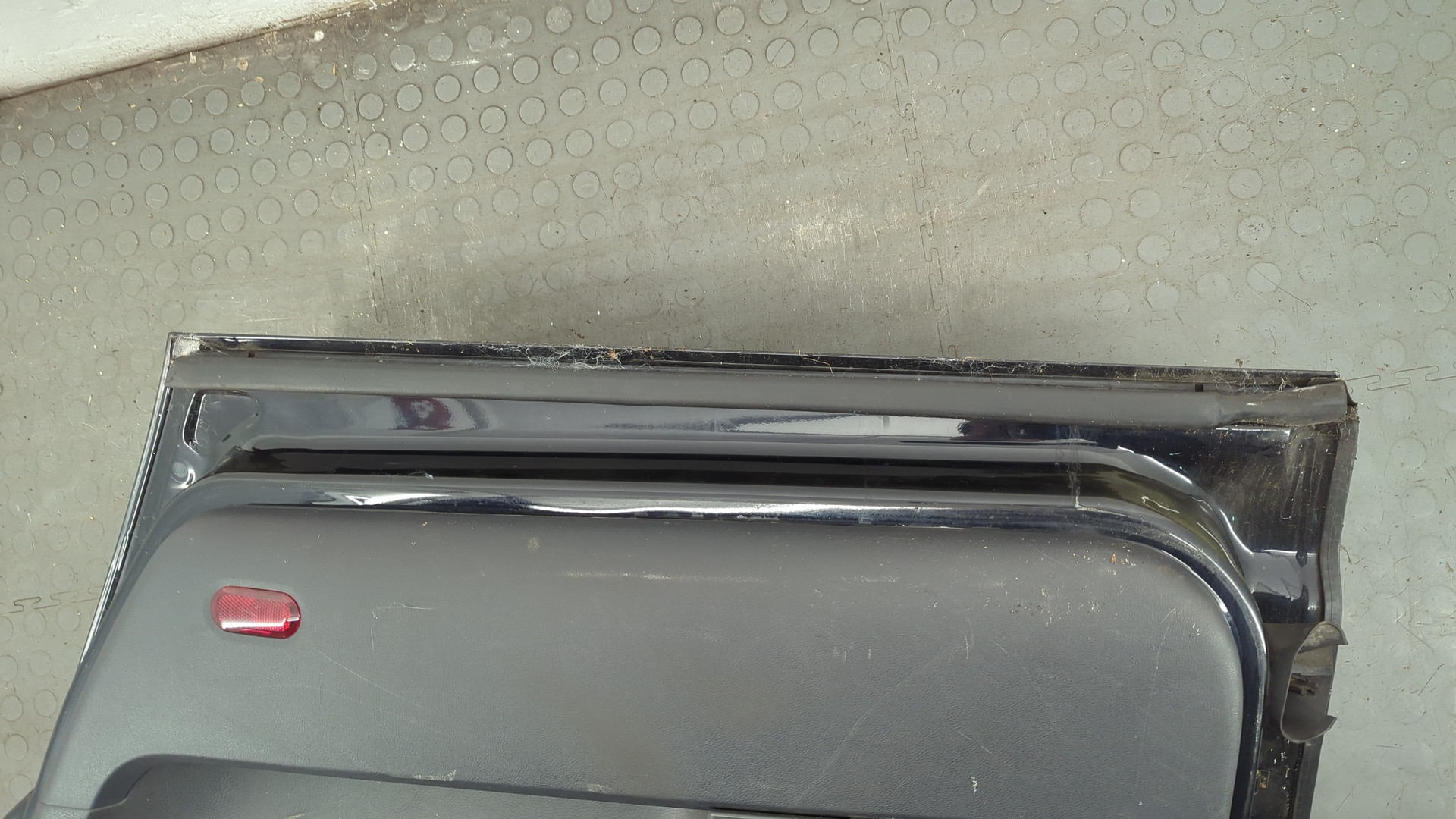 Дверь задняя правая