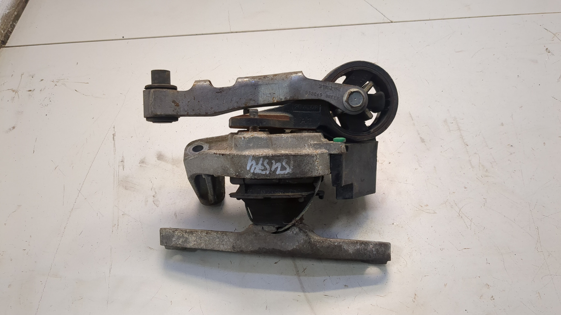 Опора двигателя