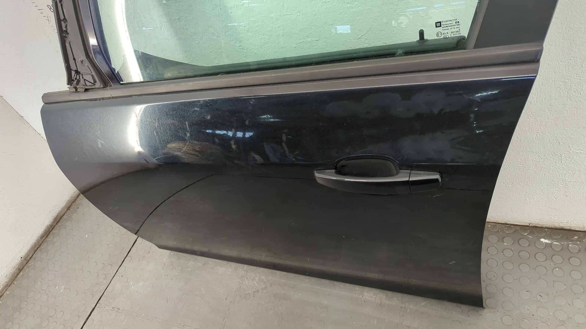 Дверь передняя левая