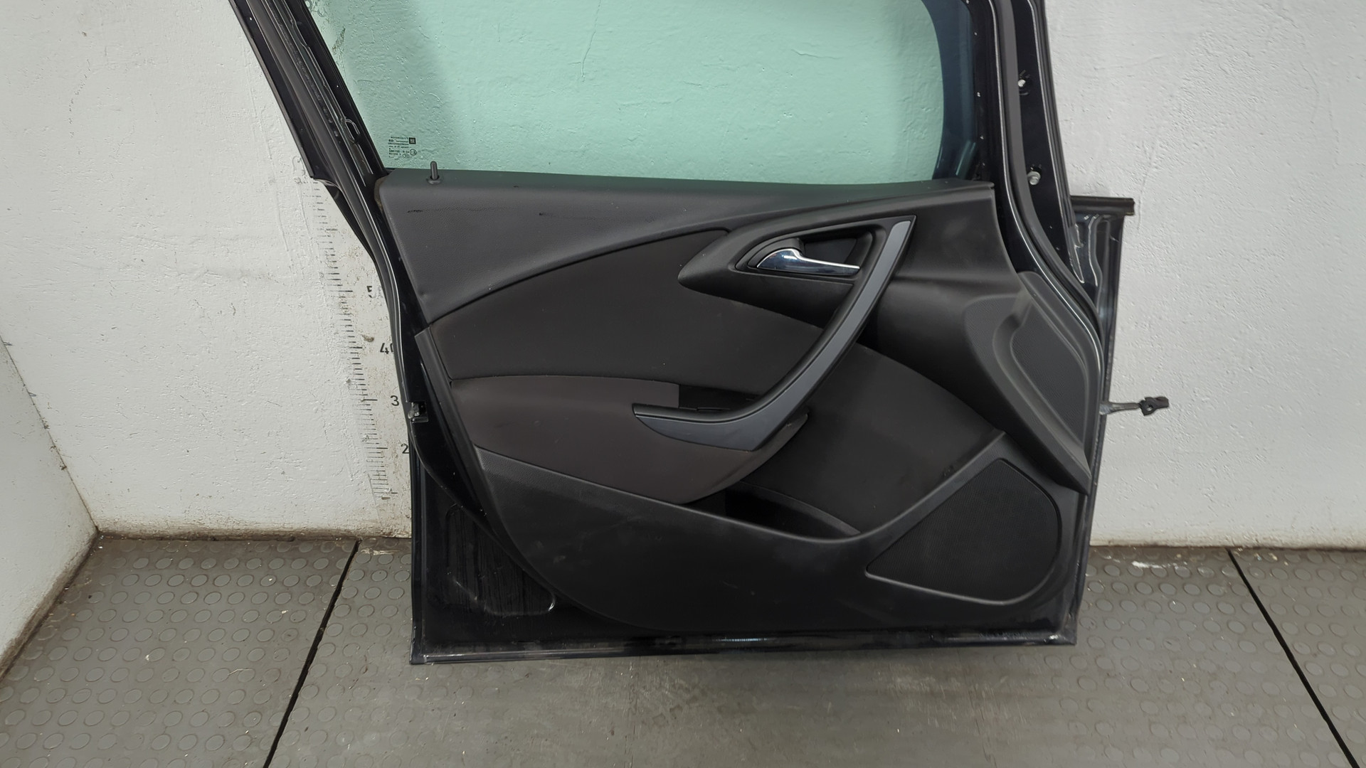 Дверь передняя левая