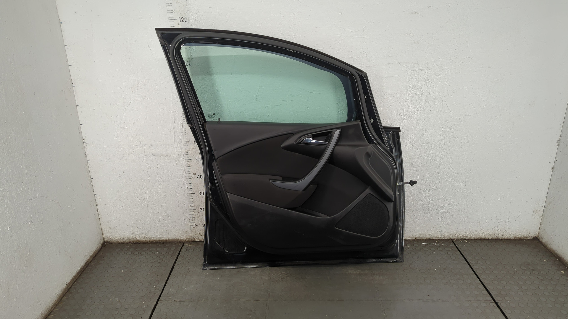 Дверь передняя левая