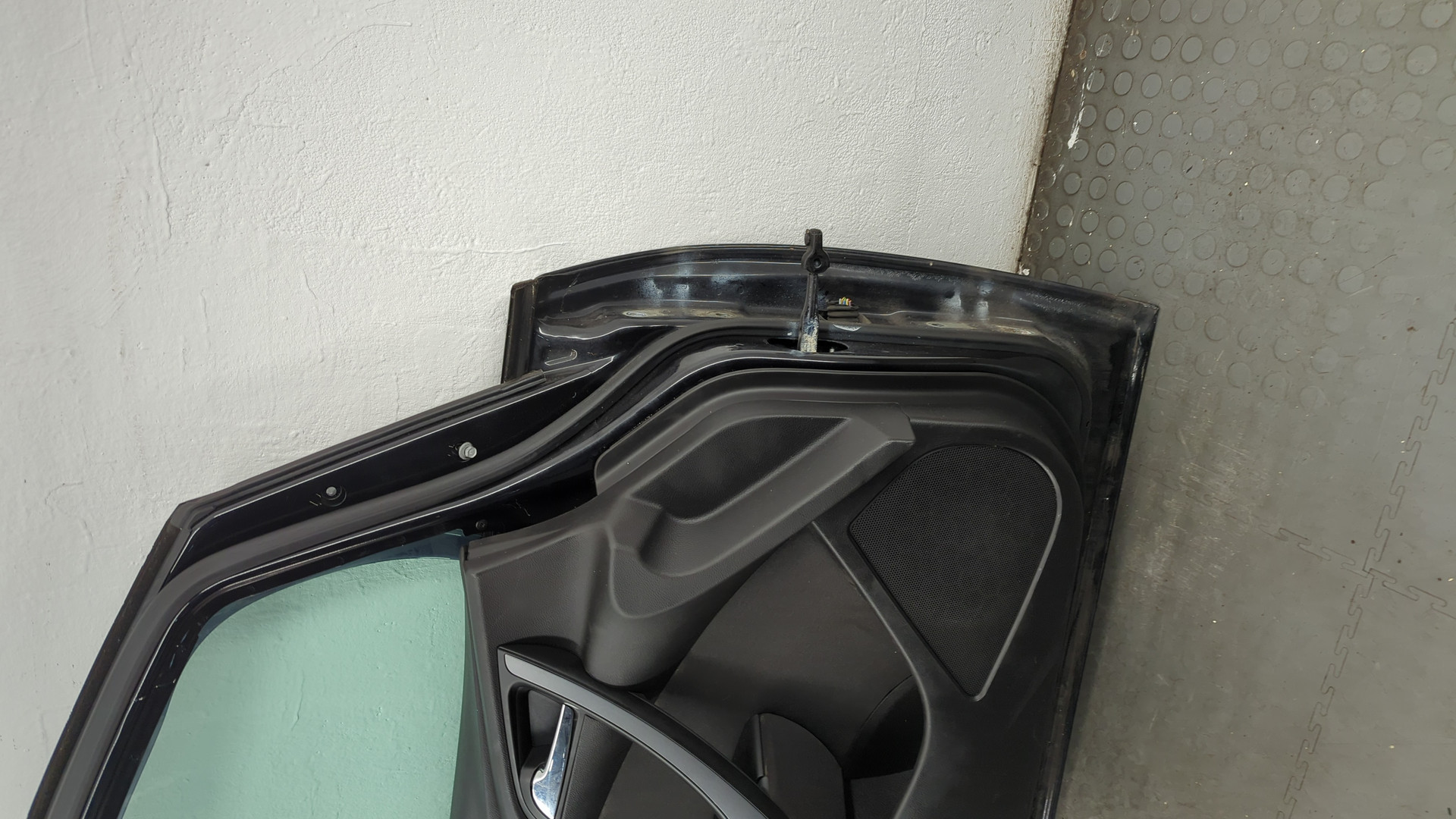 Дверь передняя левая