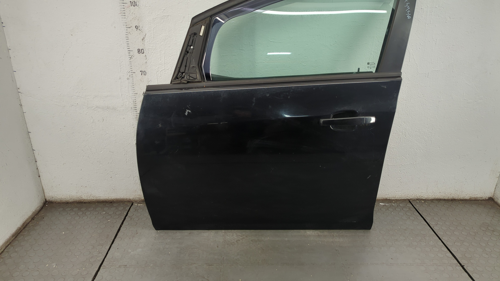 Дверь передняя левая