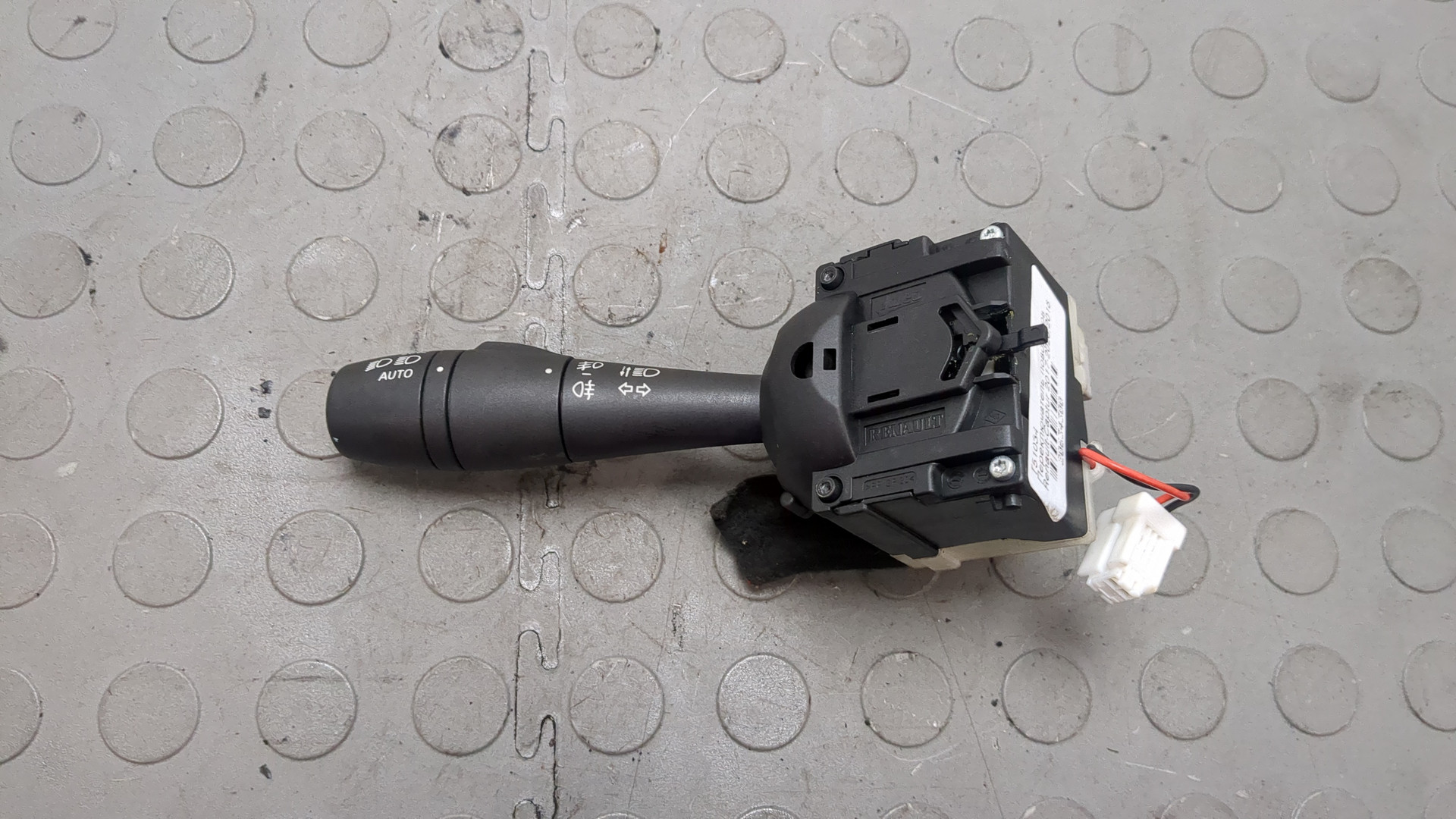 Переключатель поворотов подрулевой для Captur (XJB) 2019>