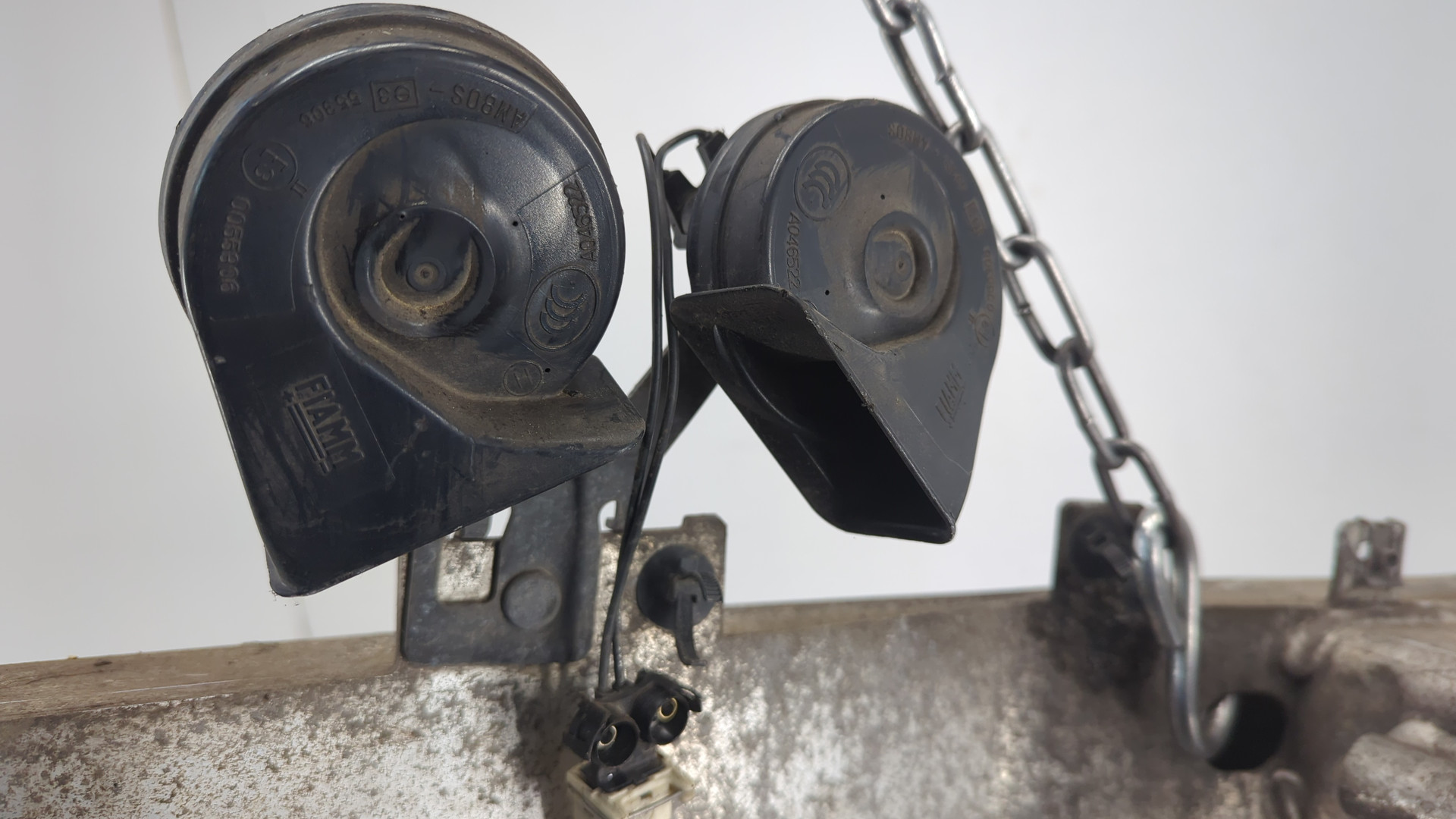 Усилитель переднего бампера