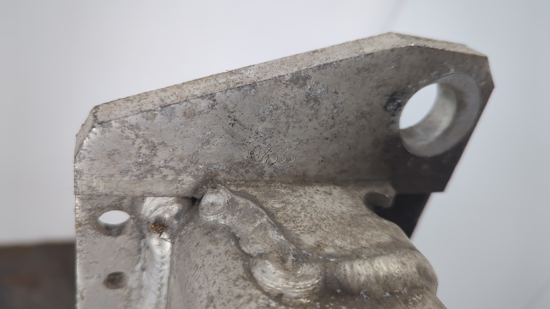 Усилитель переднего бампера