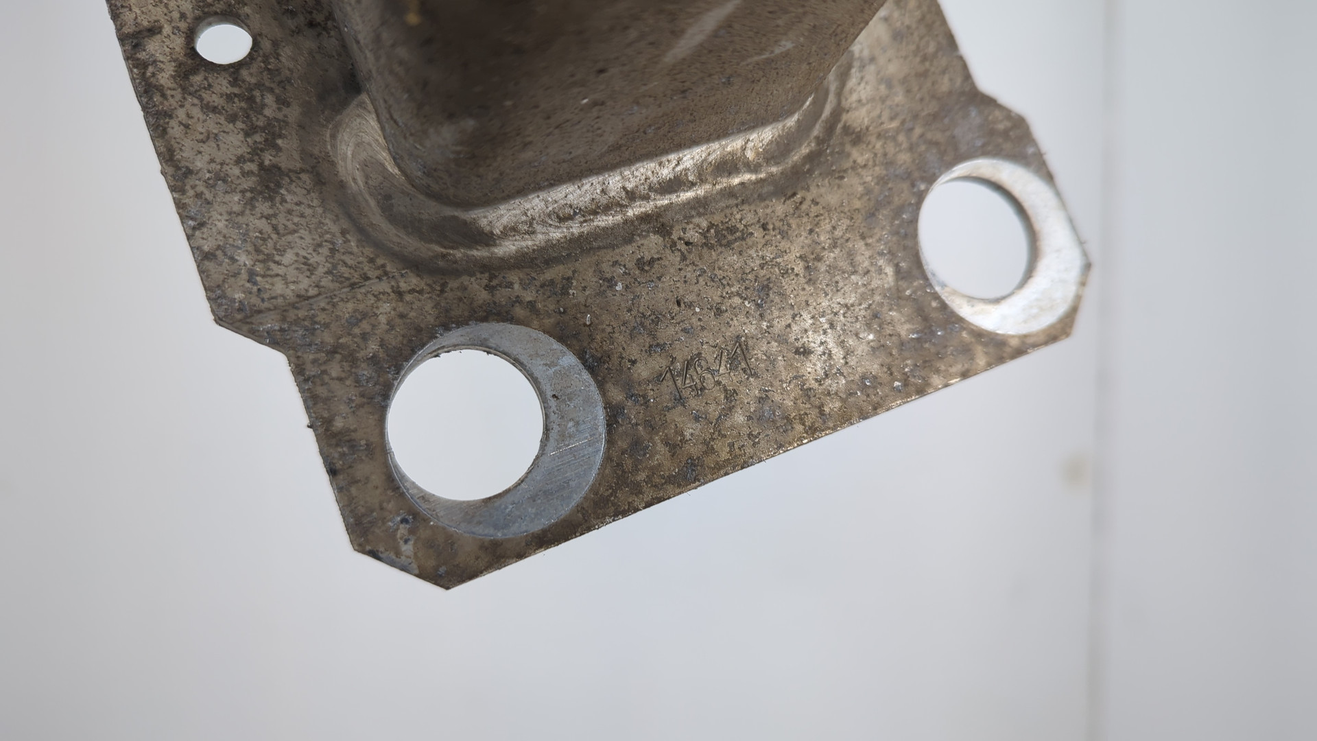 Усилитель переднего бампера