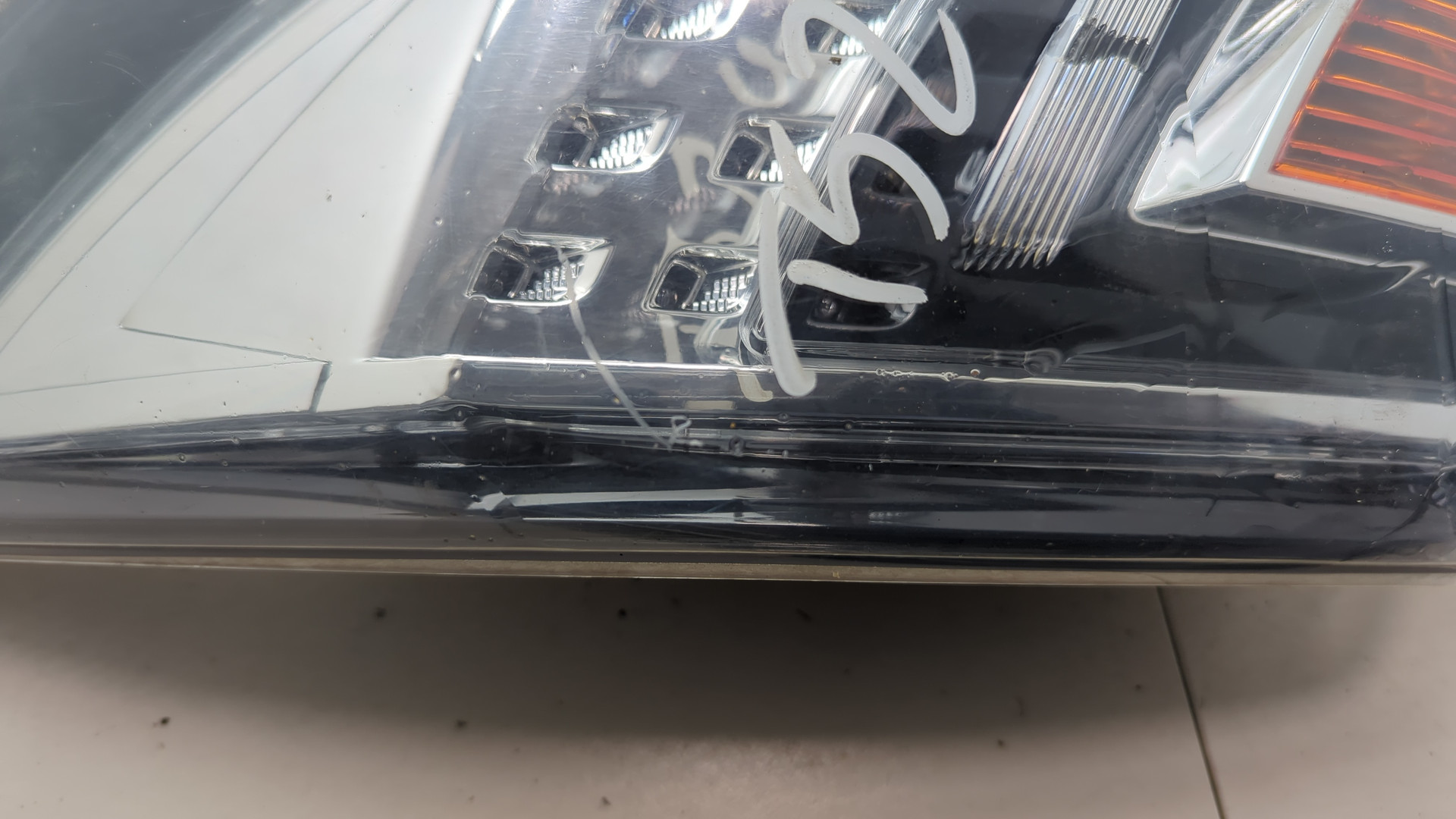 Фонарь задний правый