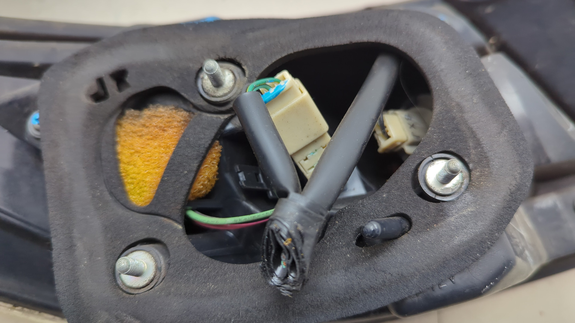 Фонарь задний правый