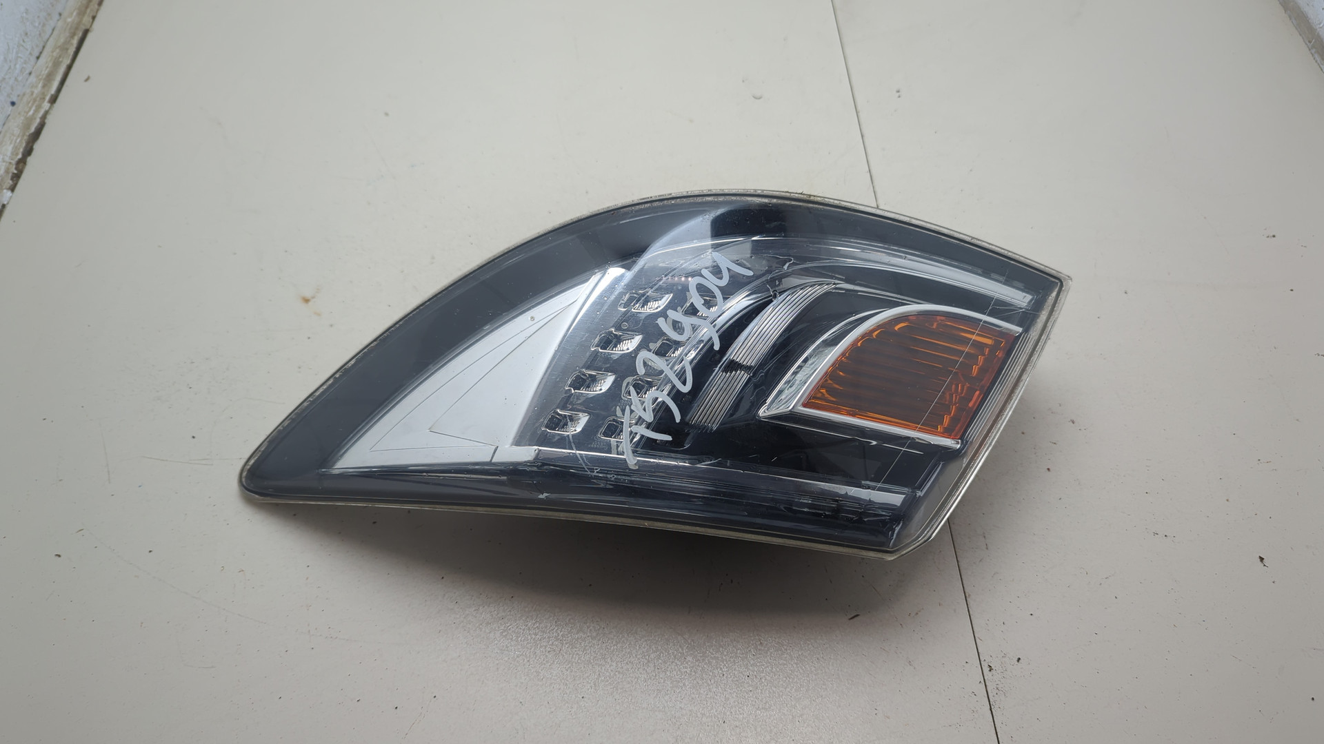 Фонарь задний правый