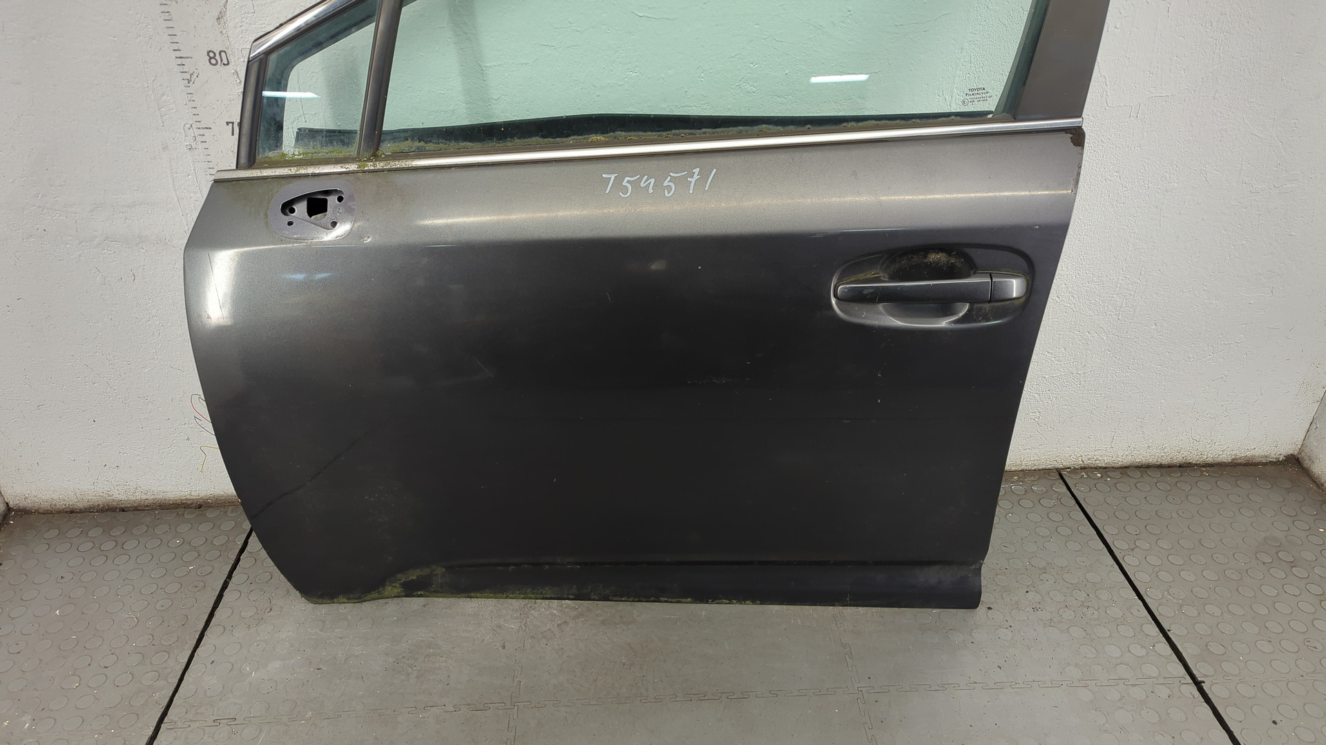 Дверь передняя левая
