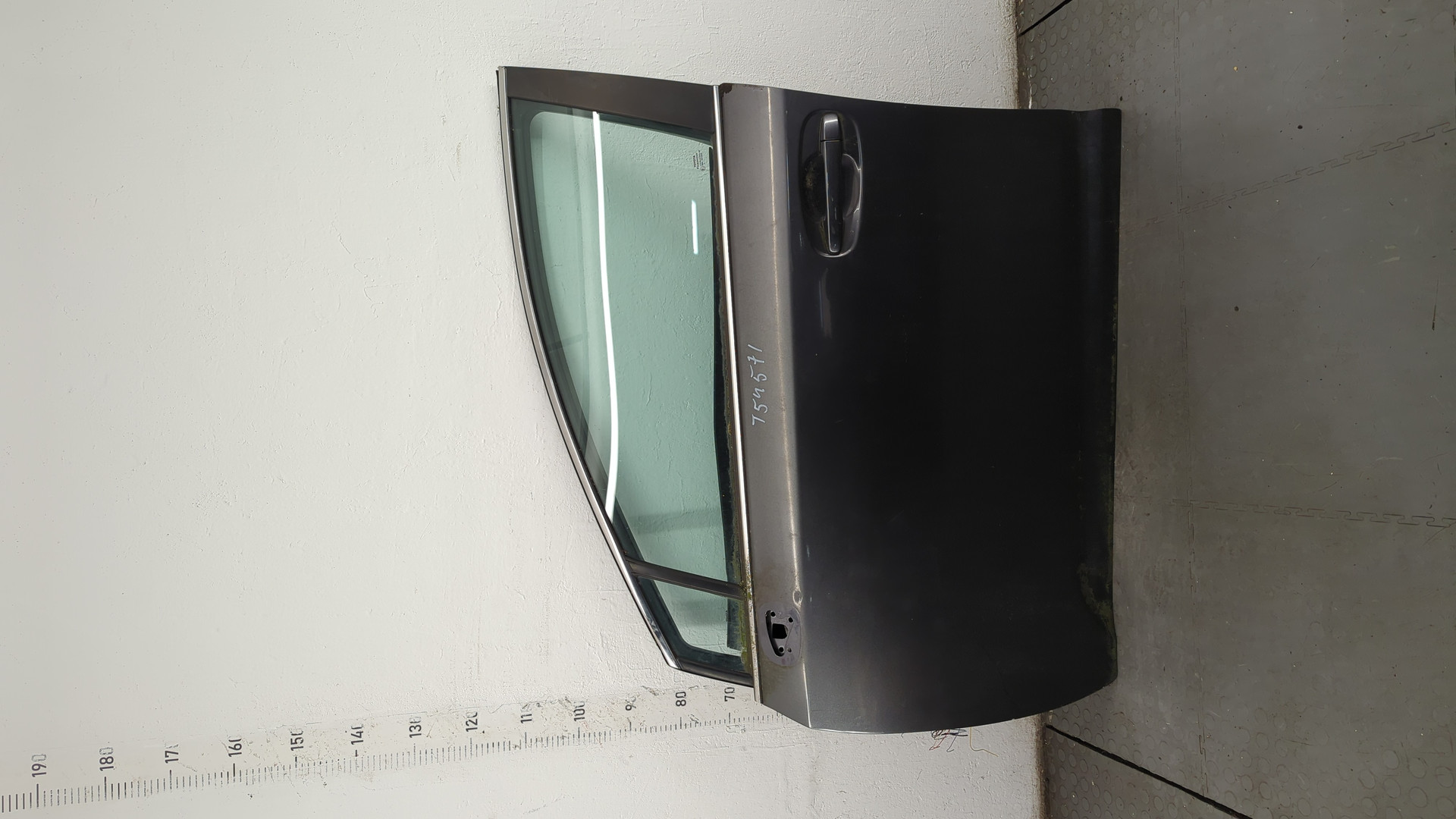 Дверь передняя левая