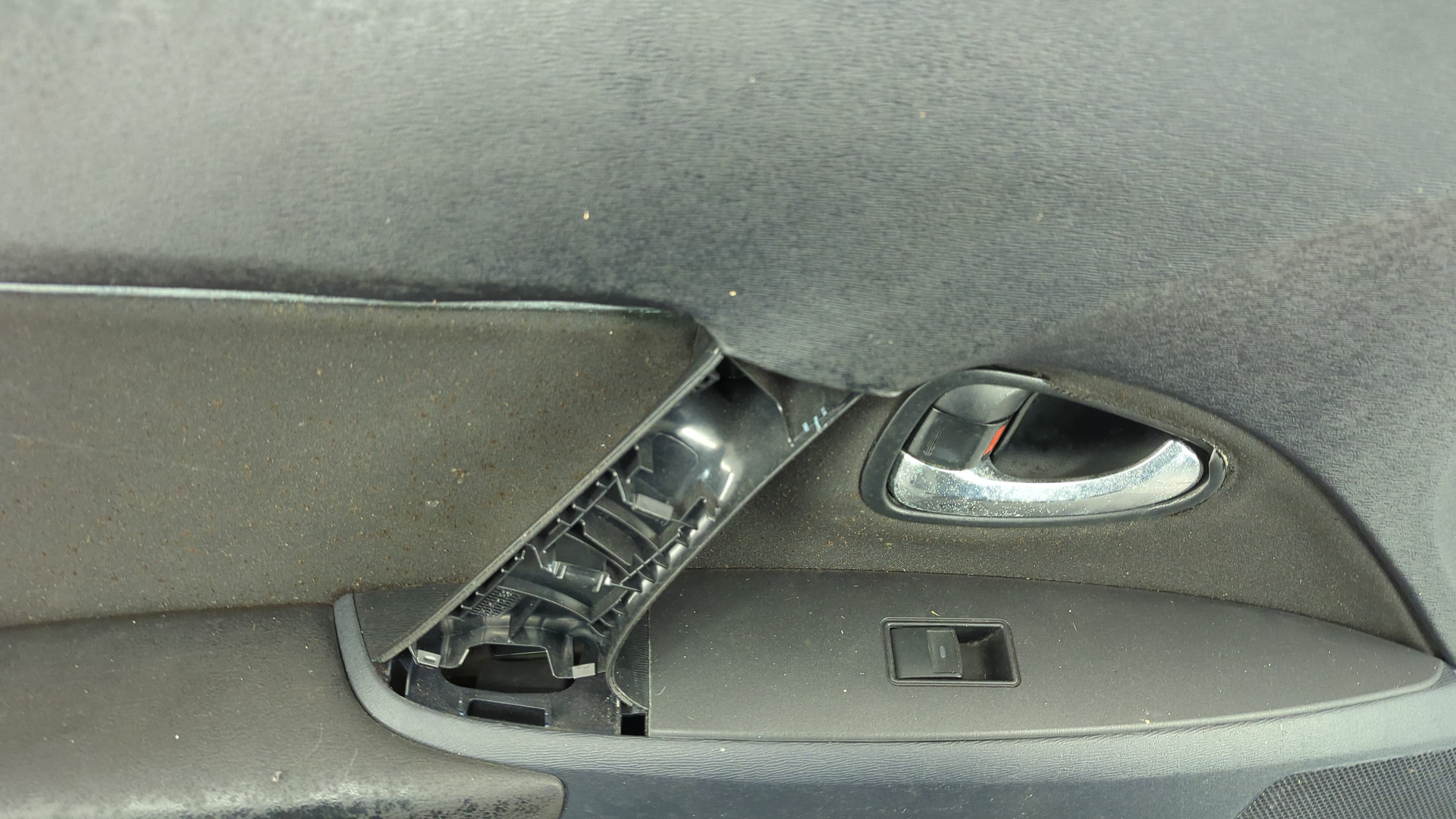 Дверь передняя левая