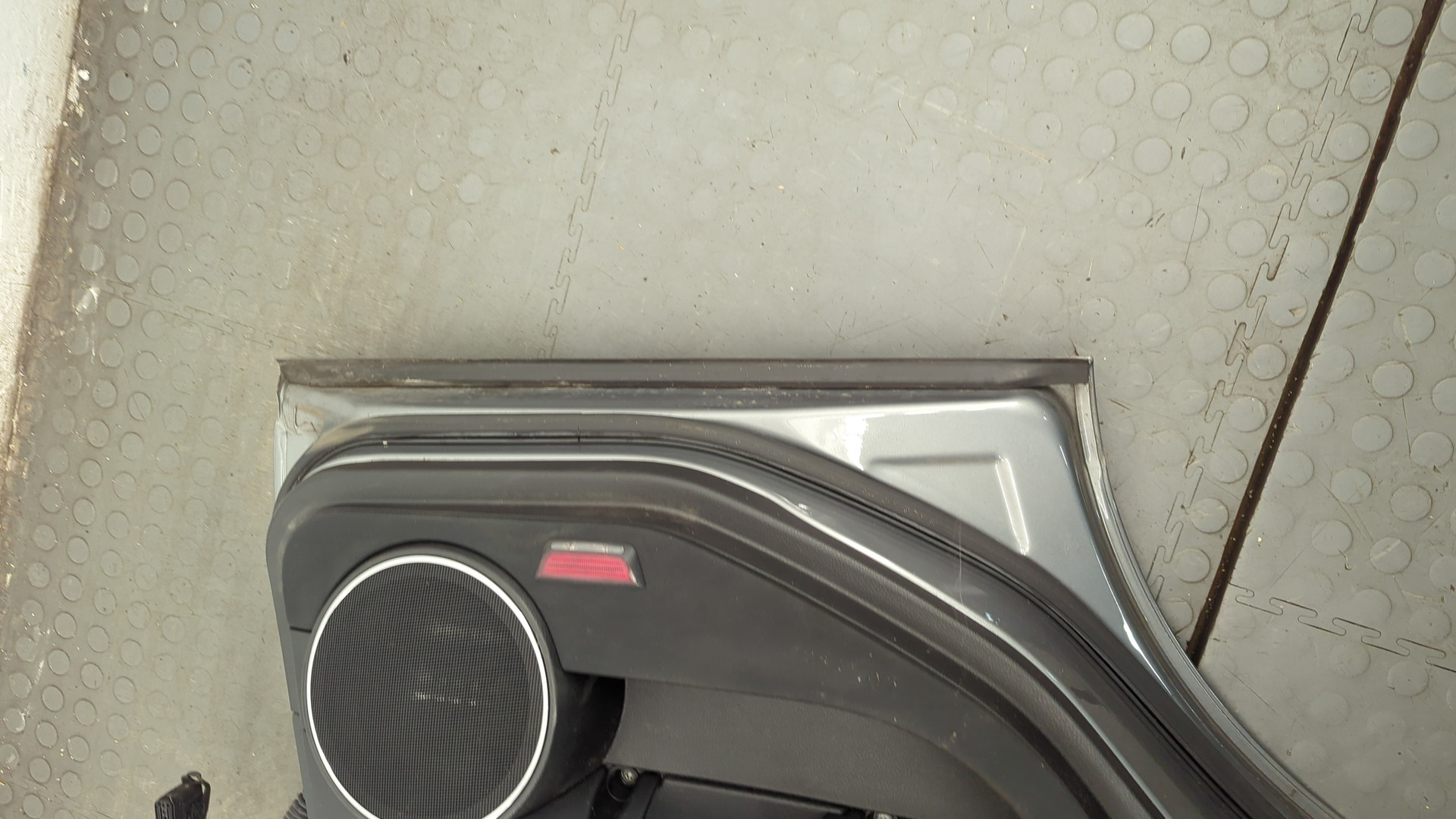 Дверь задняя левая