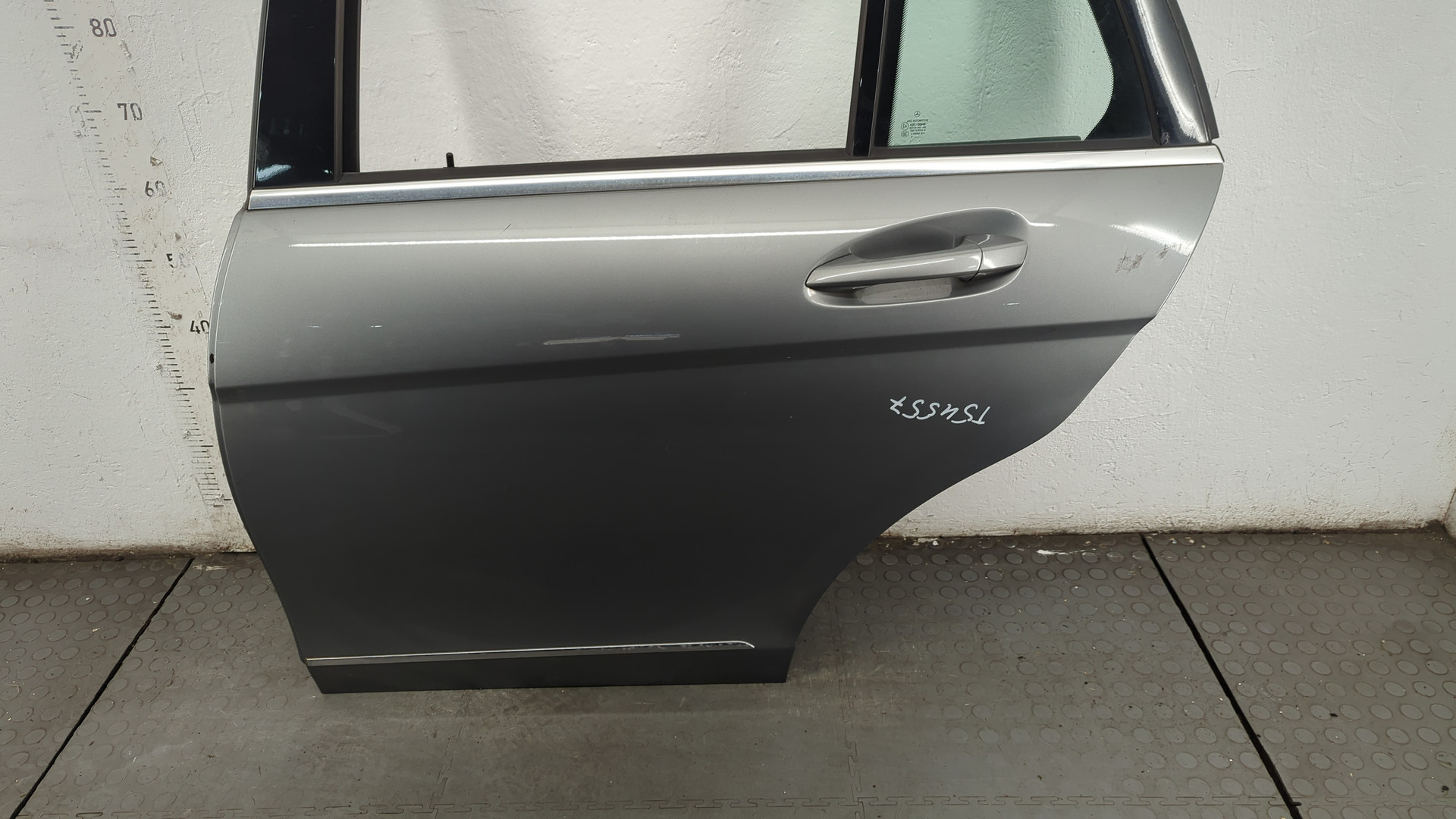 Дверь задняя левая