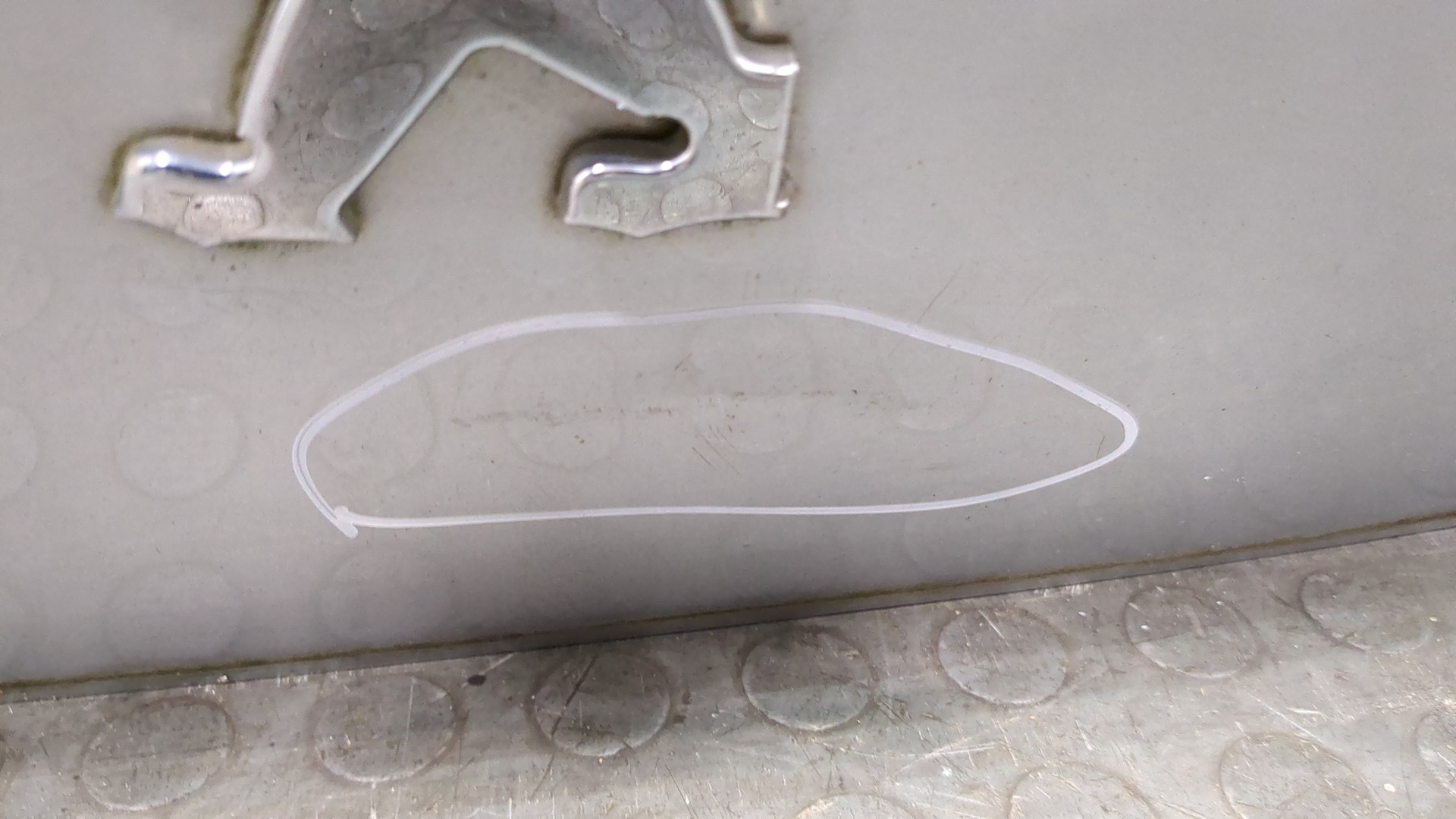 Дверь багажника