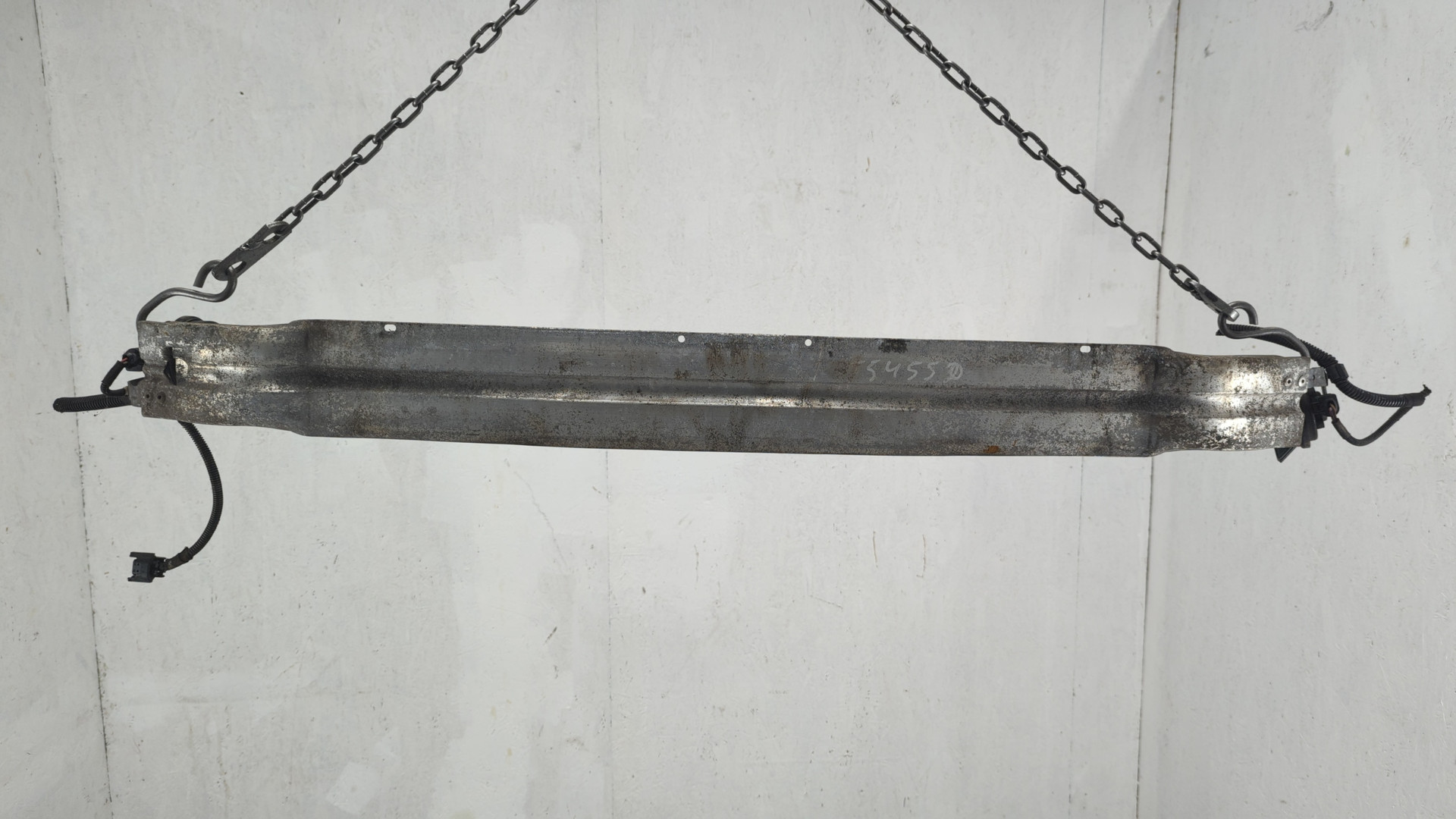 Усилитель переднего бампера