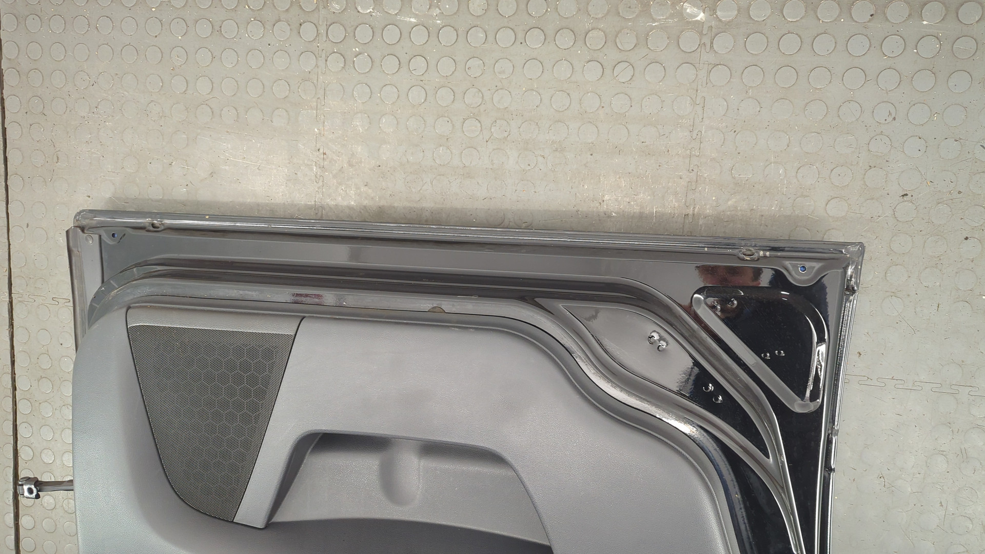 Дверь передняя левая