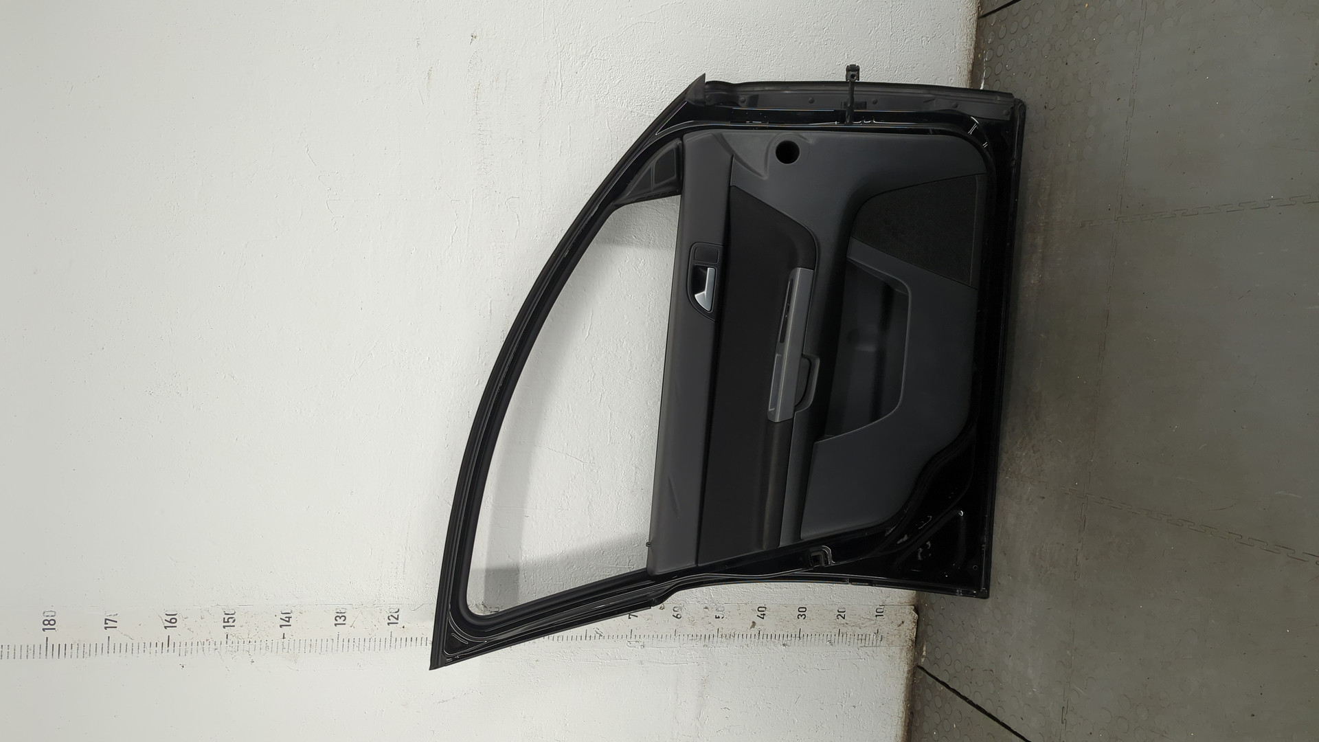 Дверь передняя левая