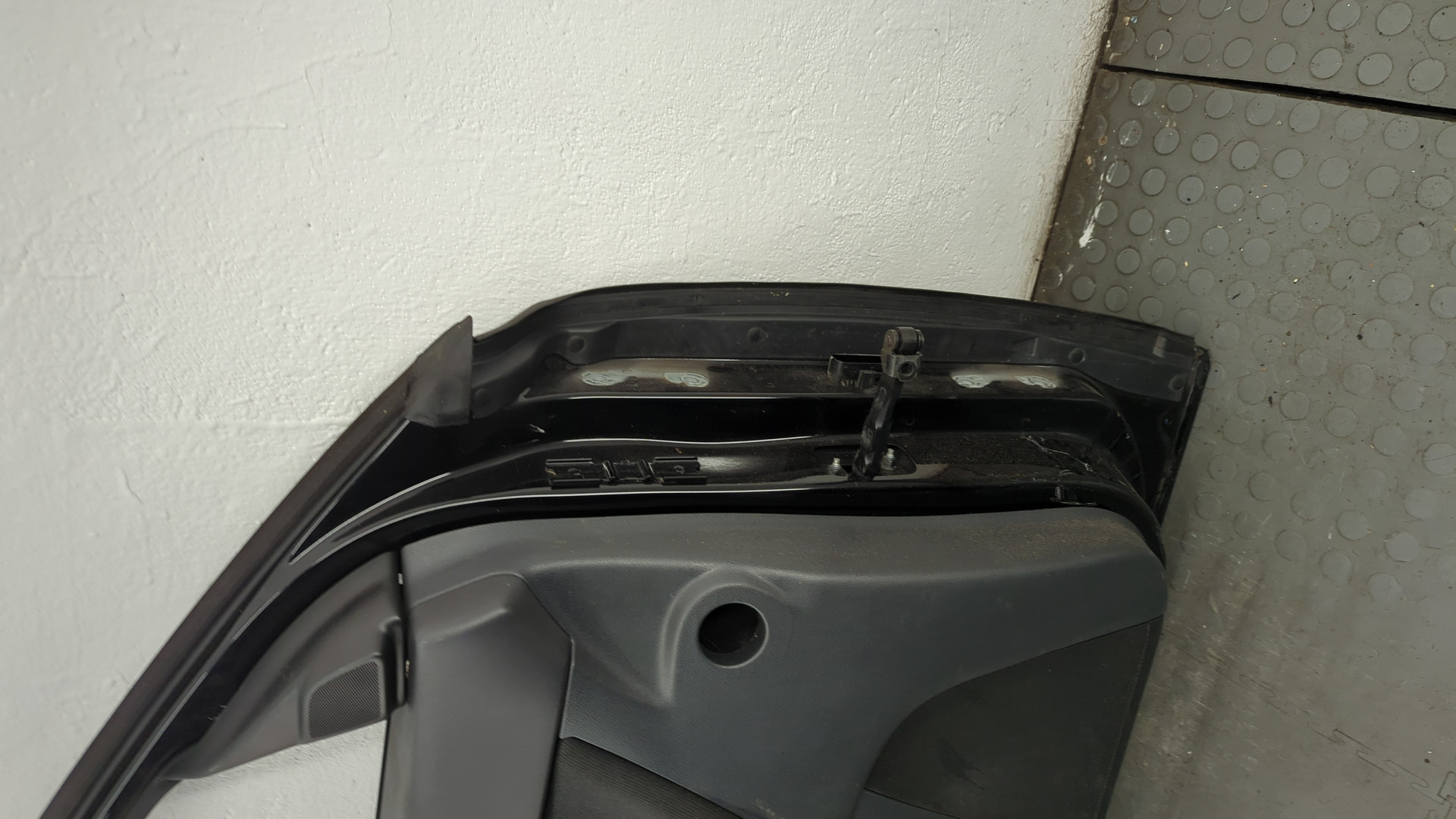 Дверь передняя левая