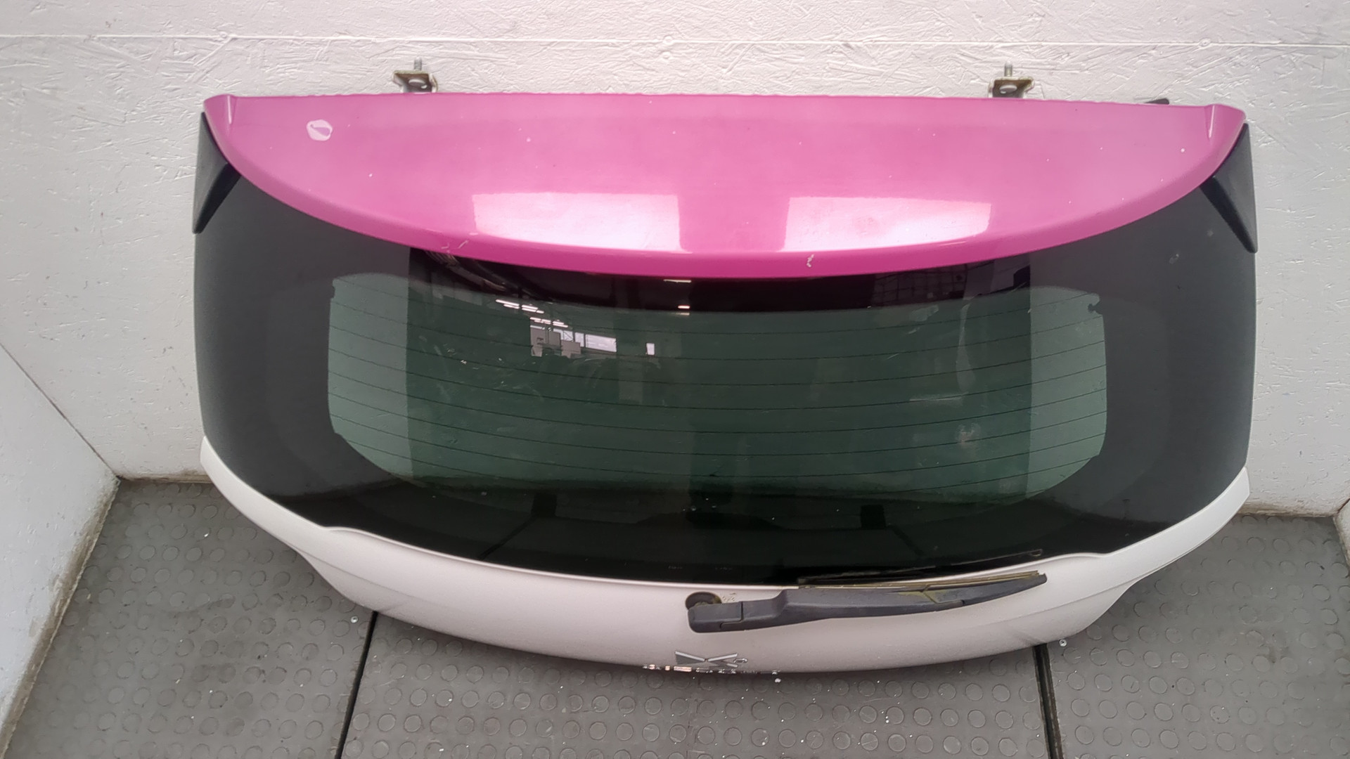 Дверь багажника