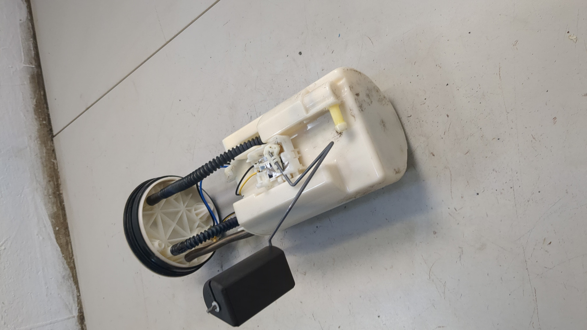 Насос топливный электрический