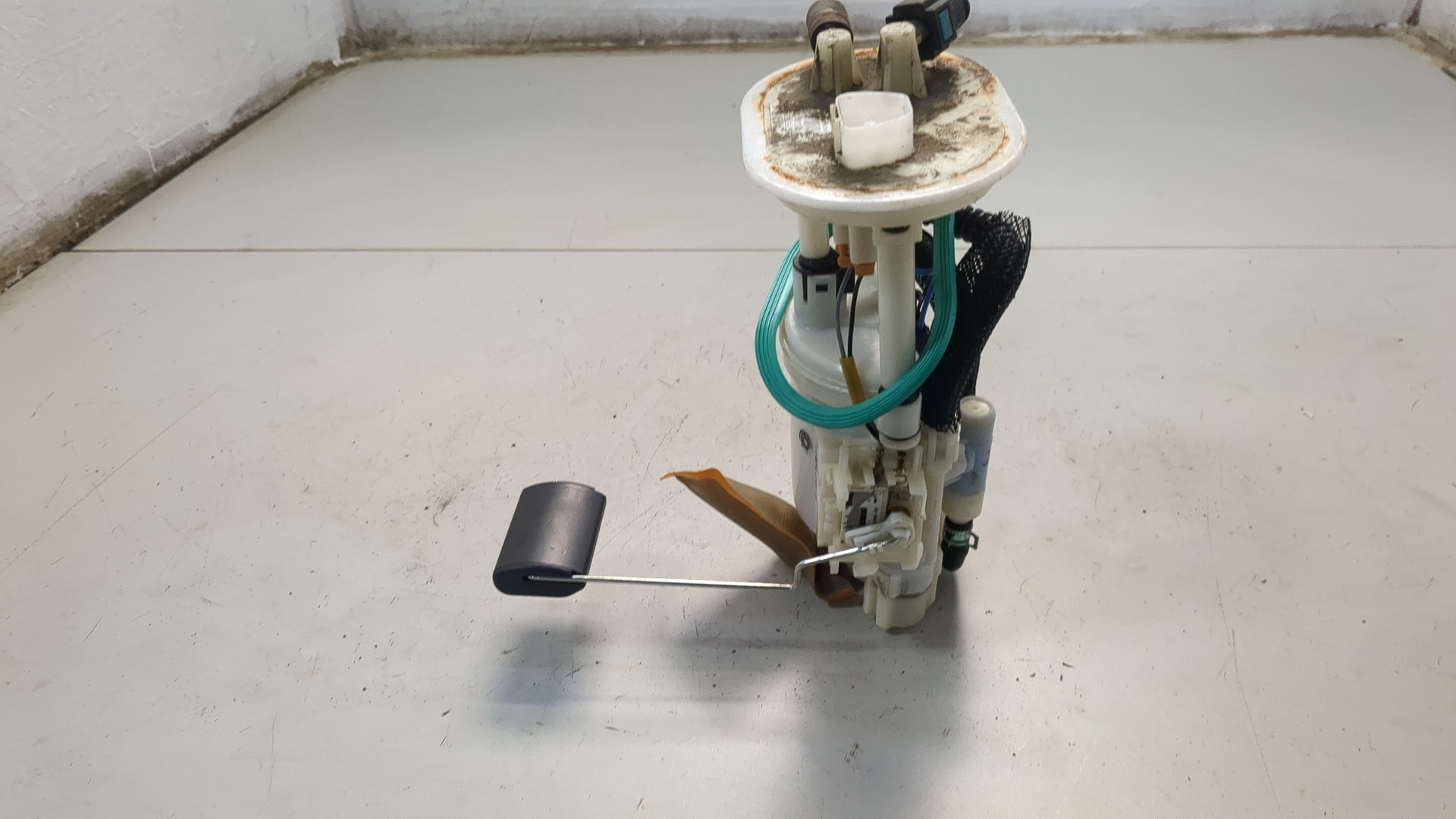 Насос топливный электрический