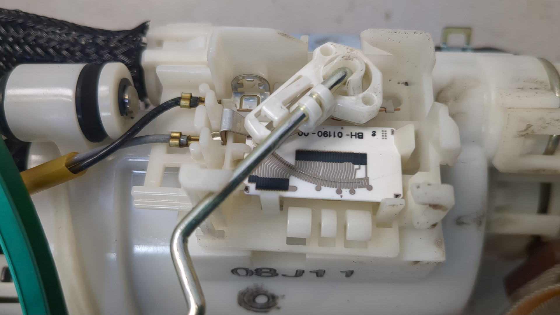 Насос топливный электрический