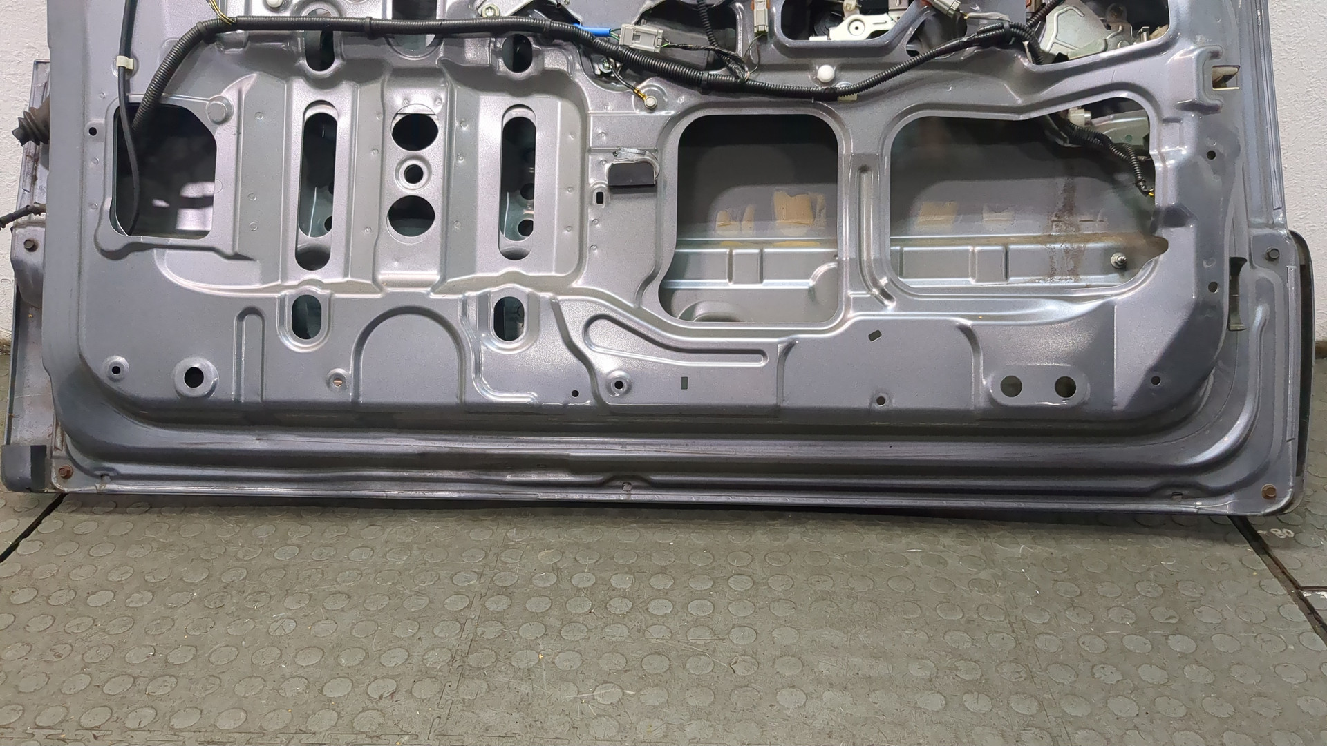 Дверь багажника