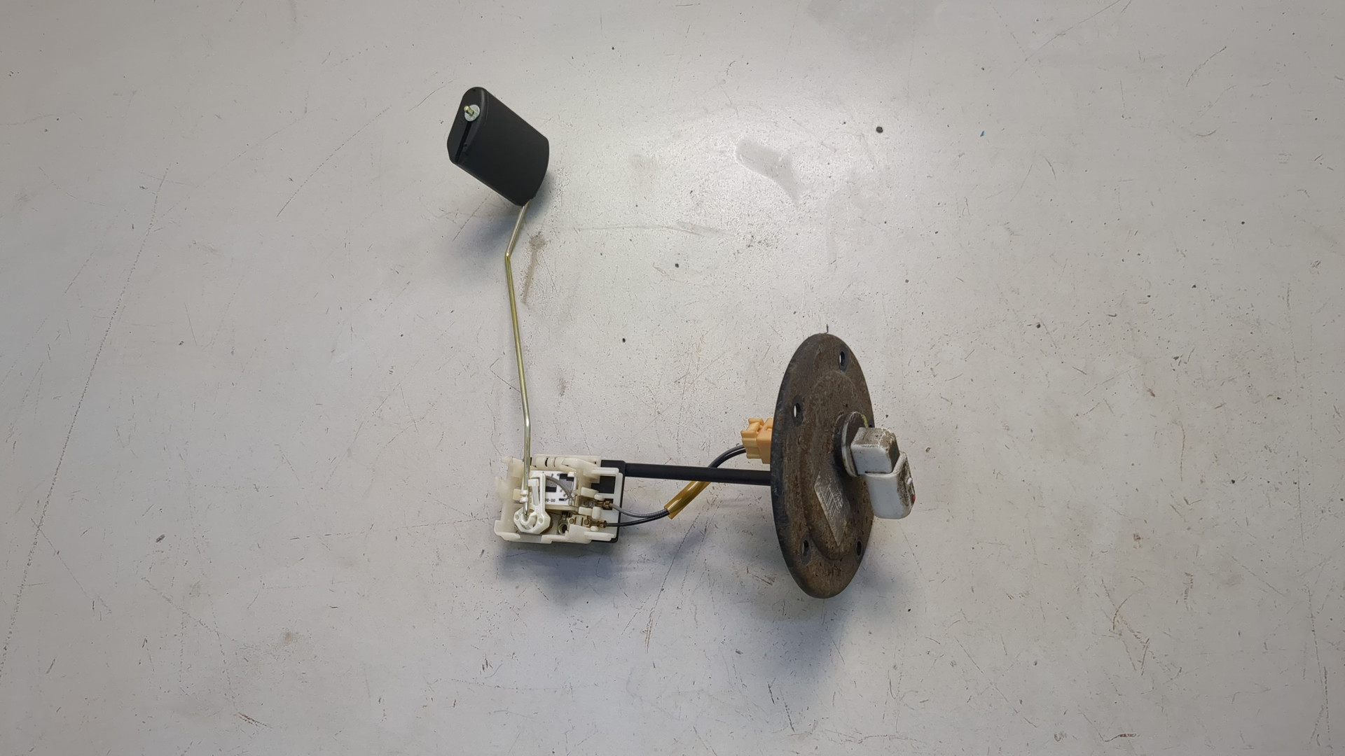 Датчик уровня топлива