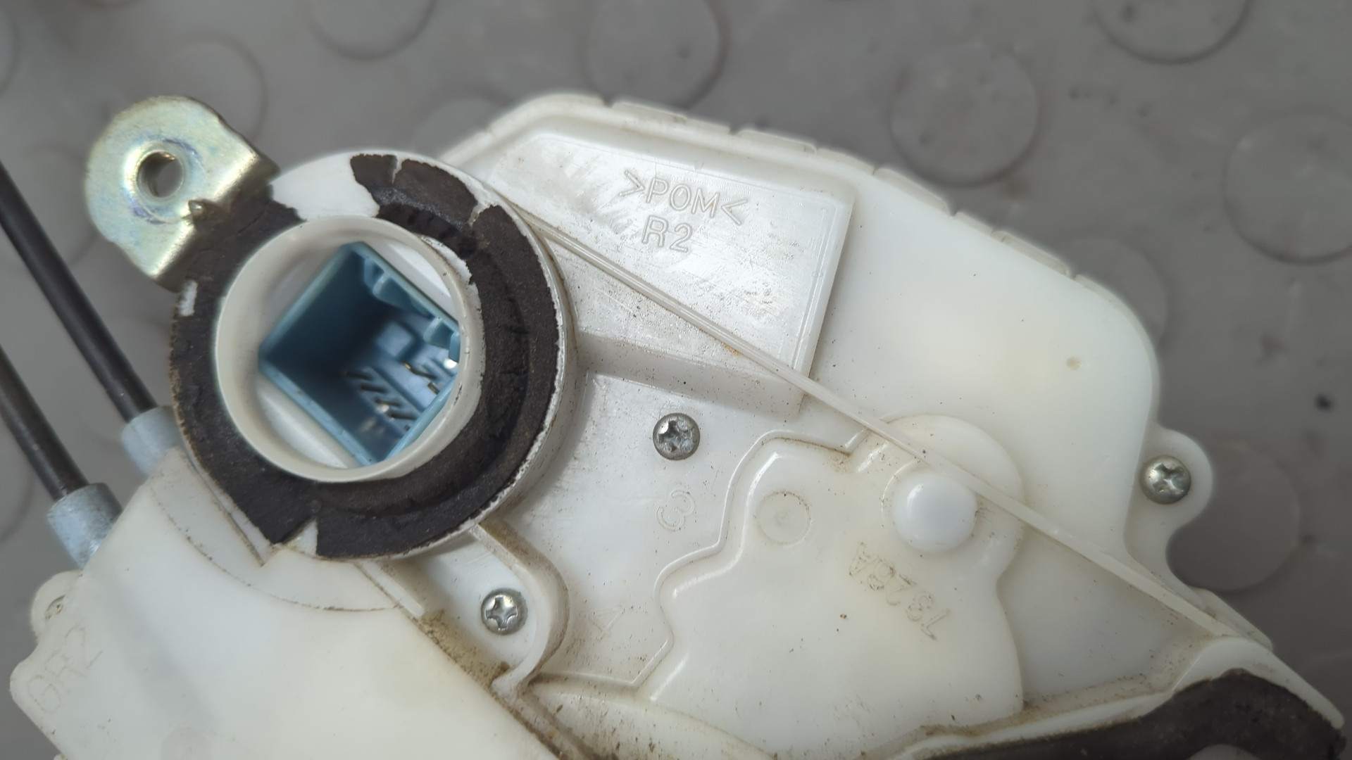 Замок двери задней правой