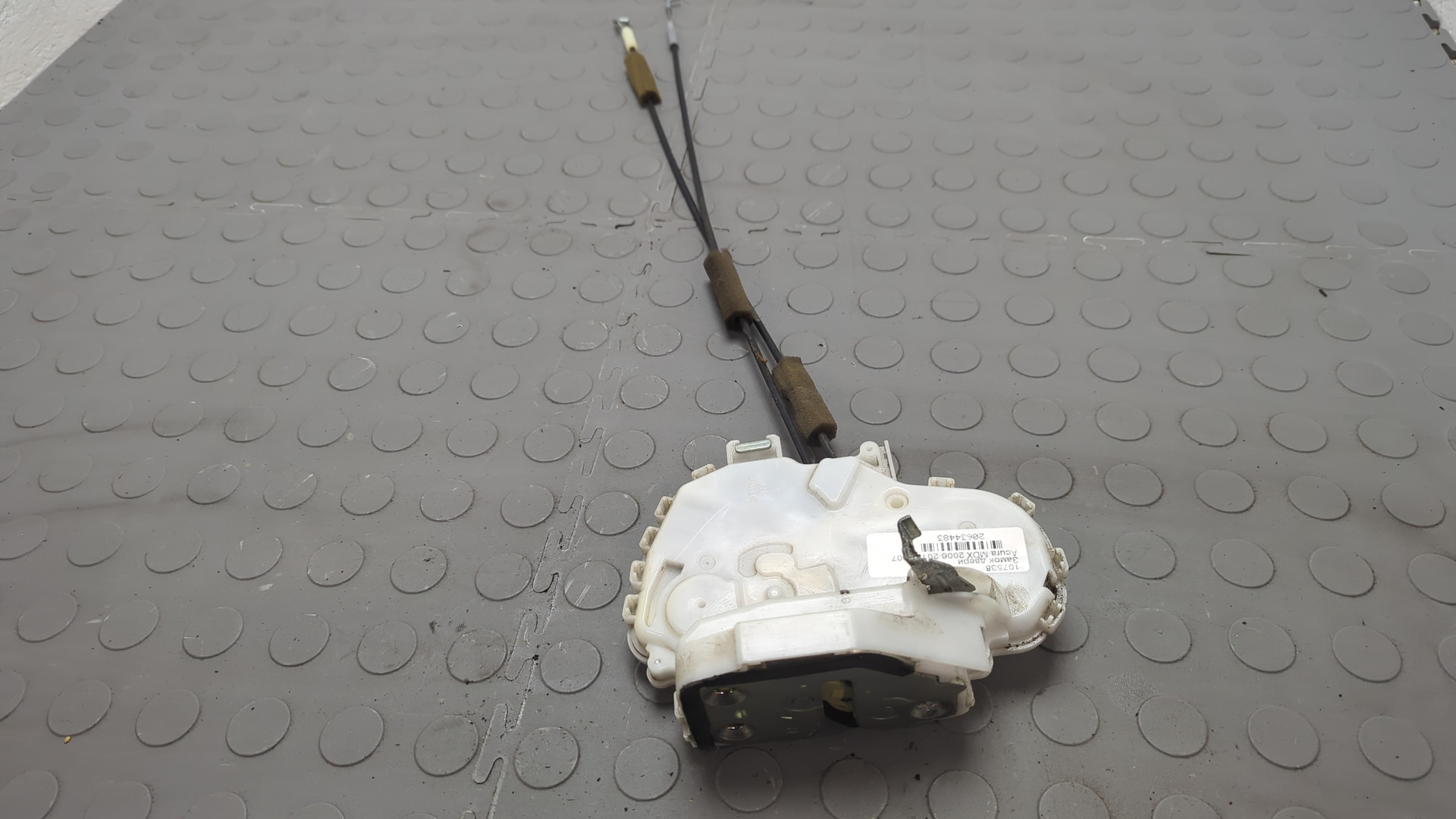 Замок двери задней правой