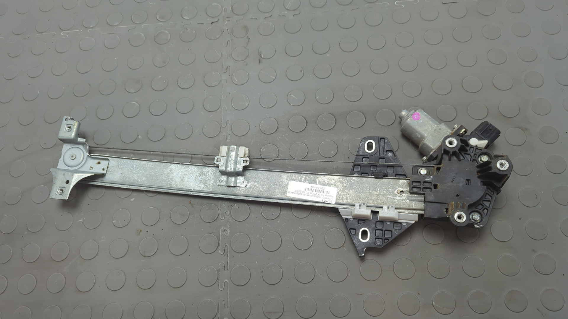 Стеклоподъемник электр. задний правый