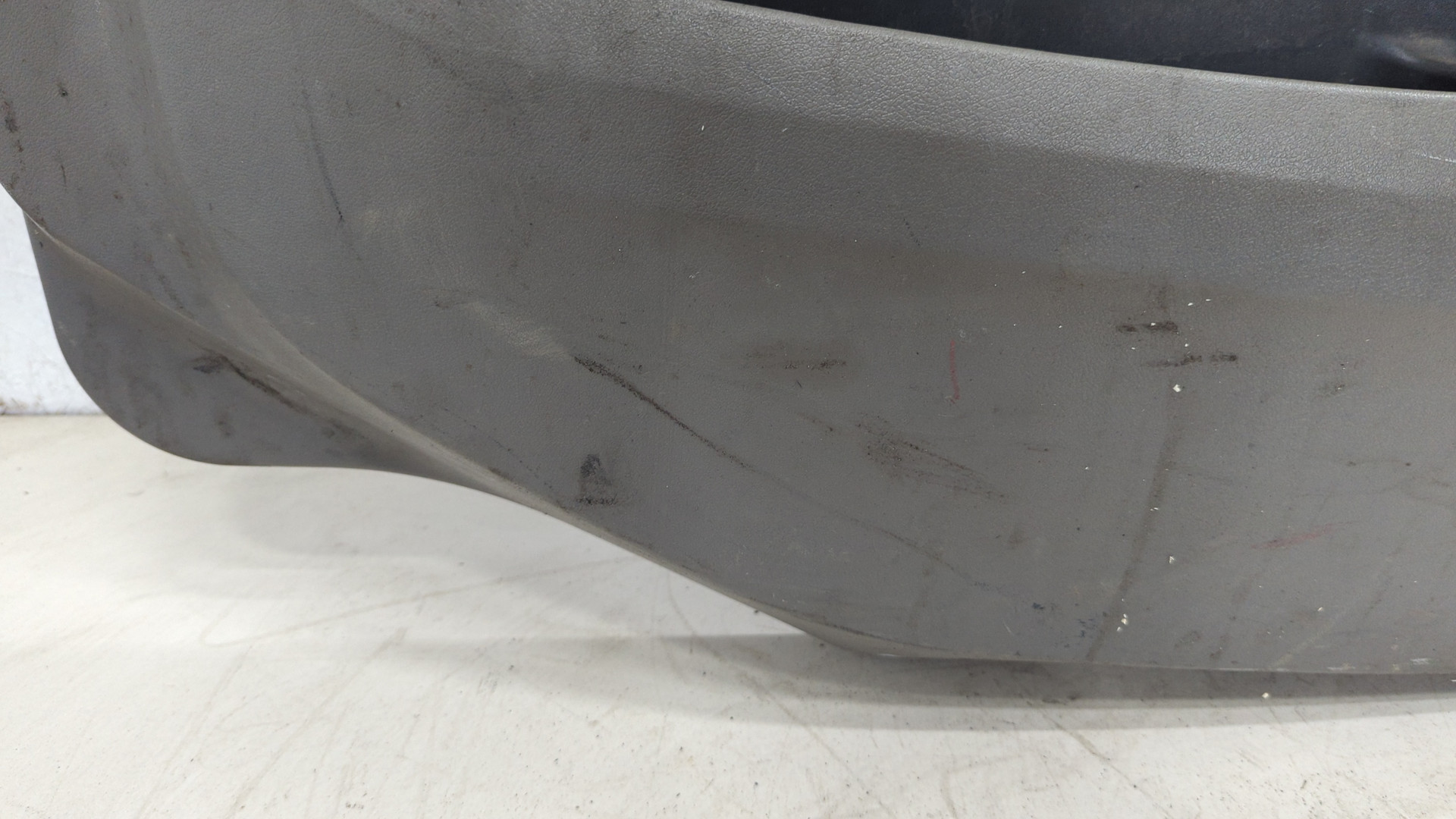 Обшивка двери передней левой