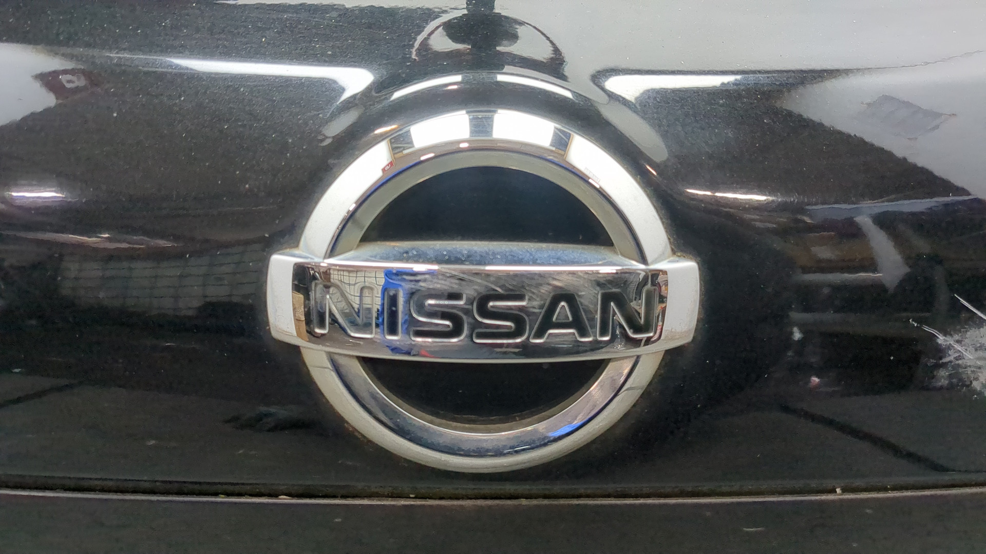 Дверь багажника