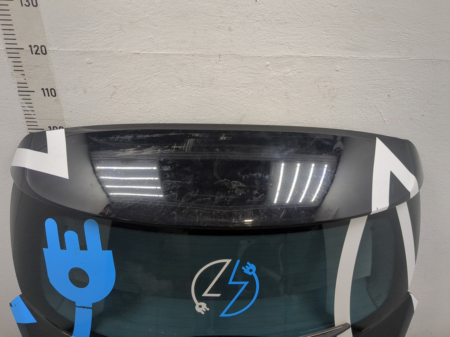 Дверь багажника