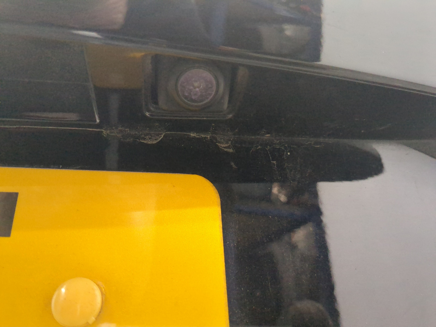 Дверь багажника