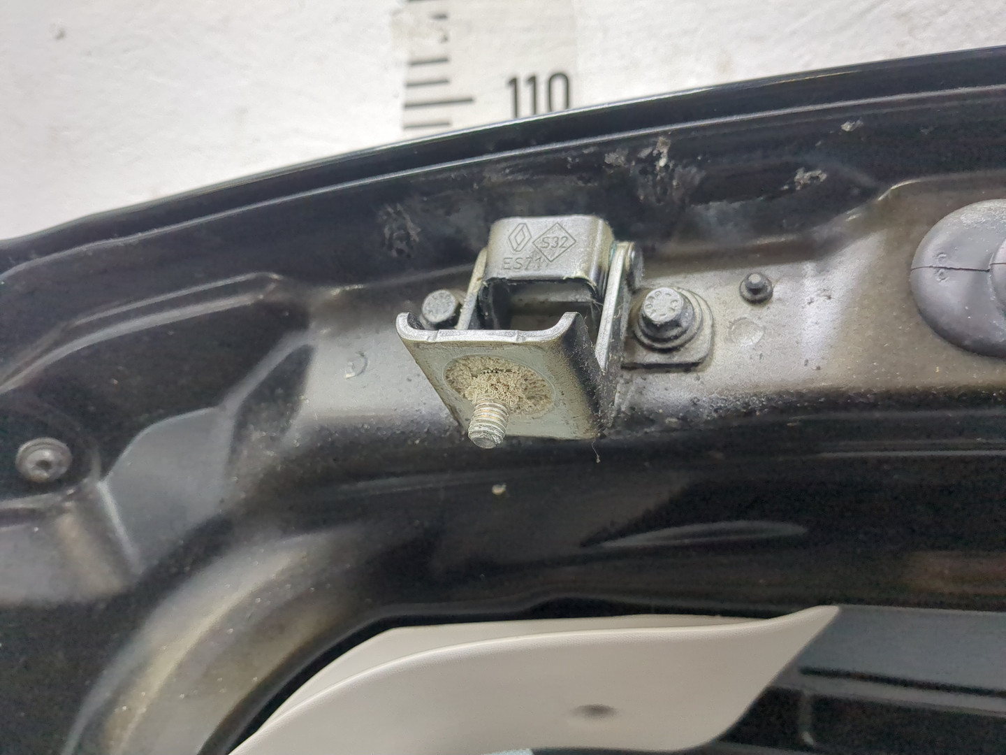 Дверь багажника