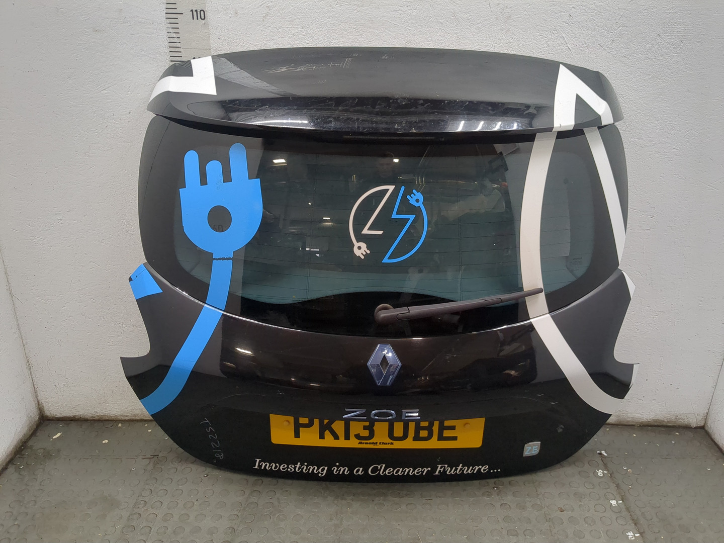 Дверь багажника