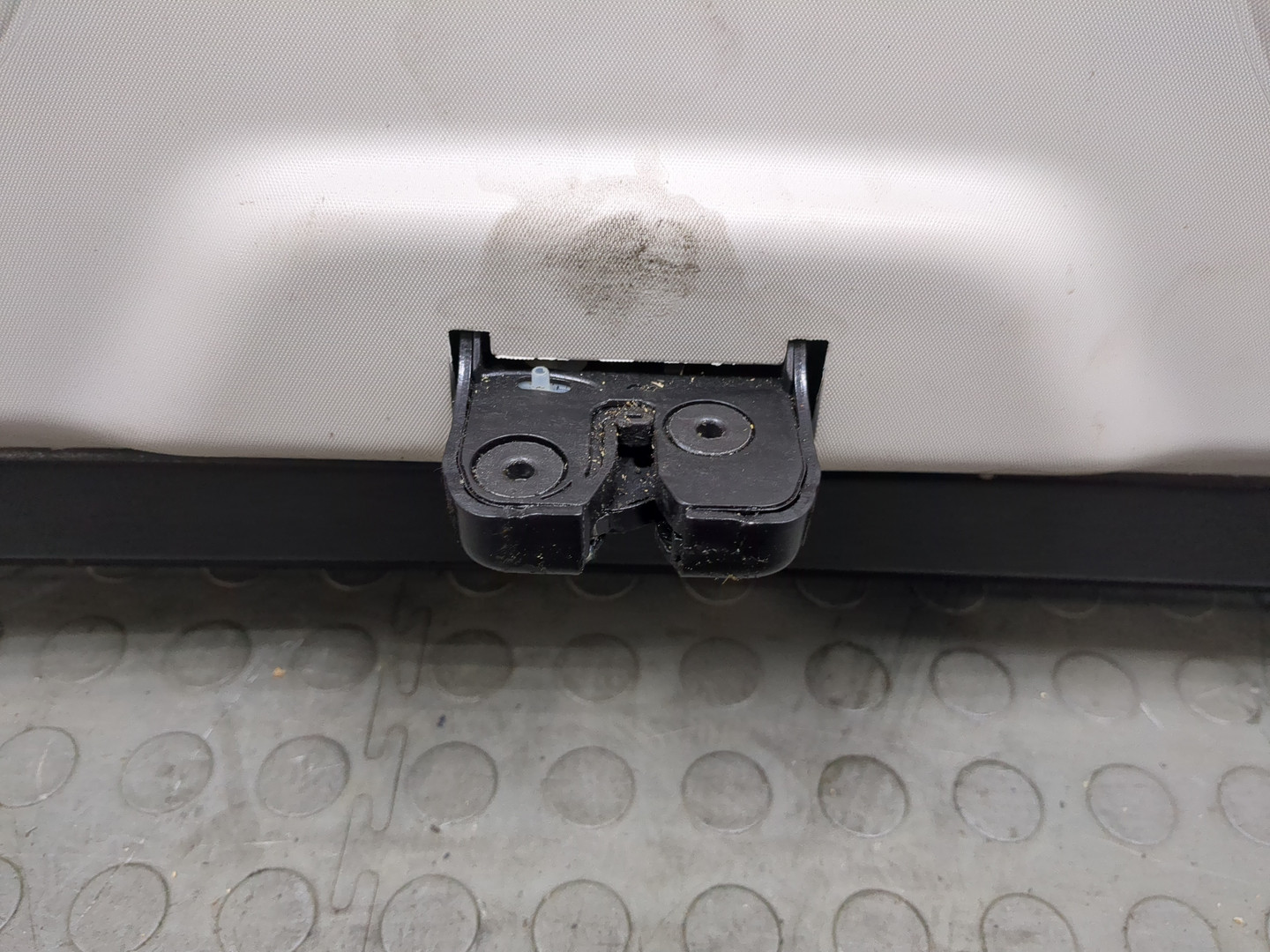 Дверь багажника