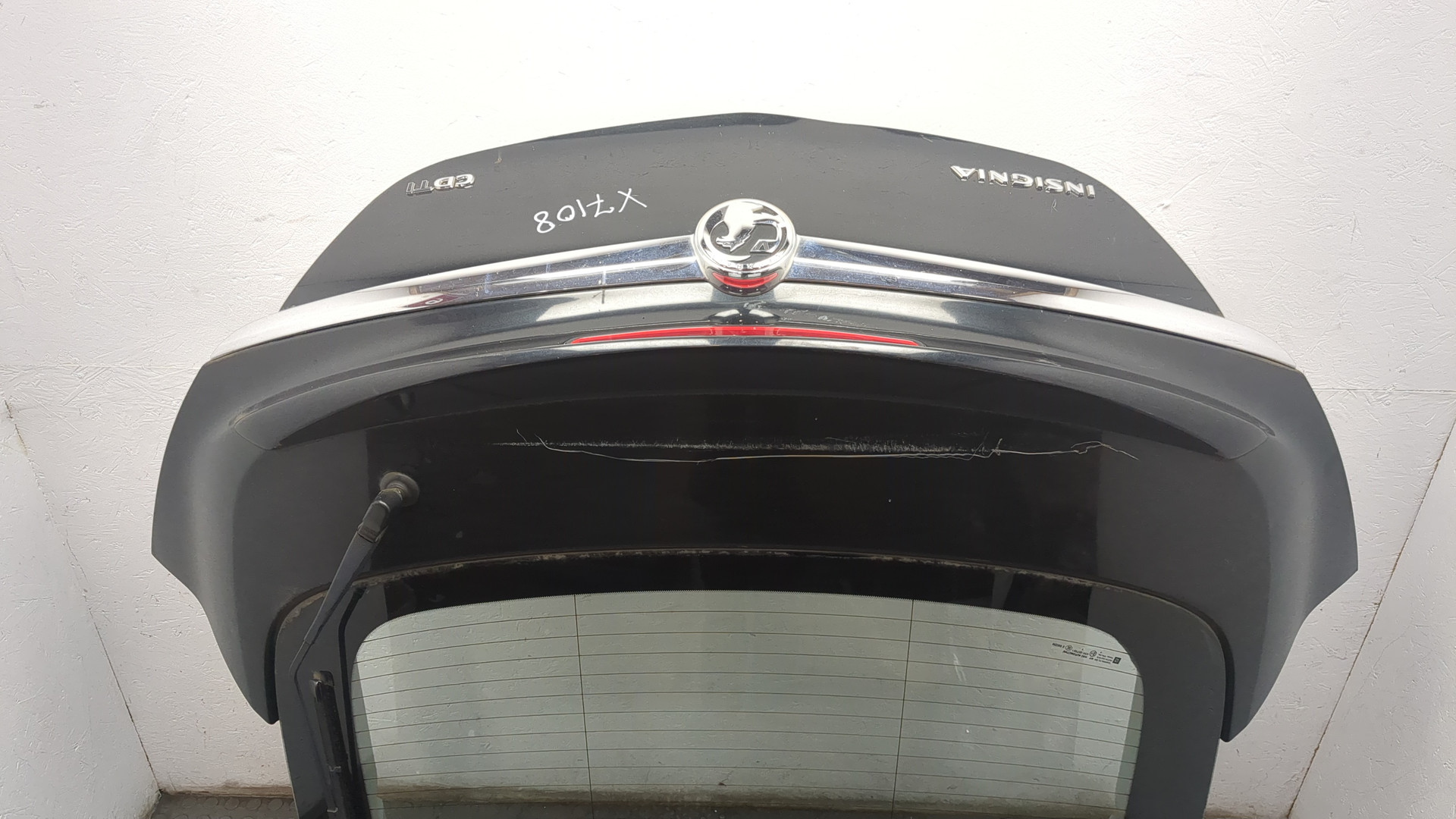 Дверь багажника