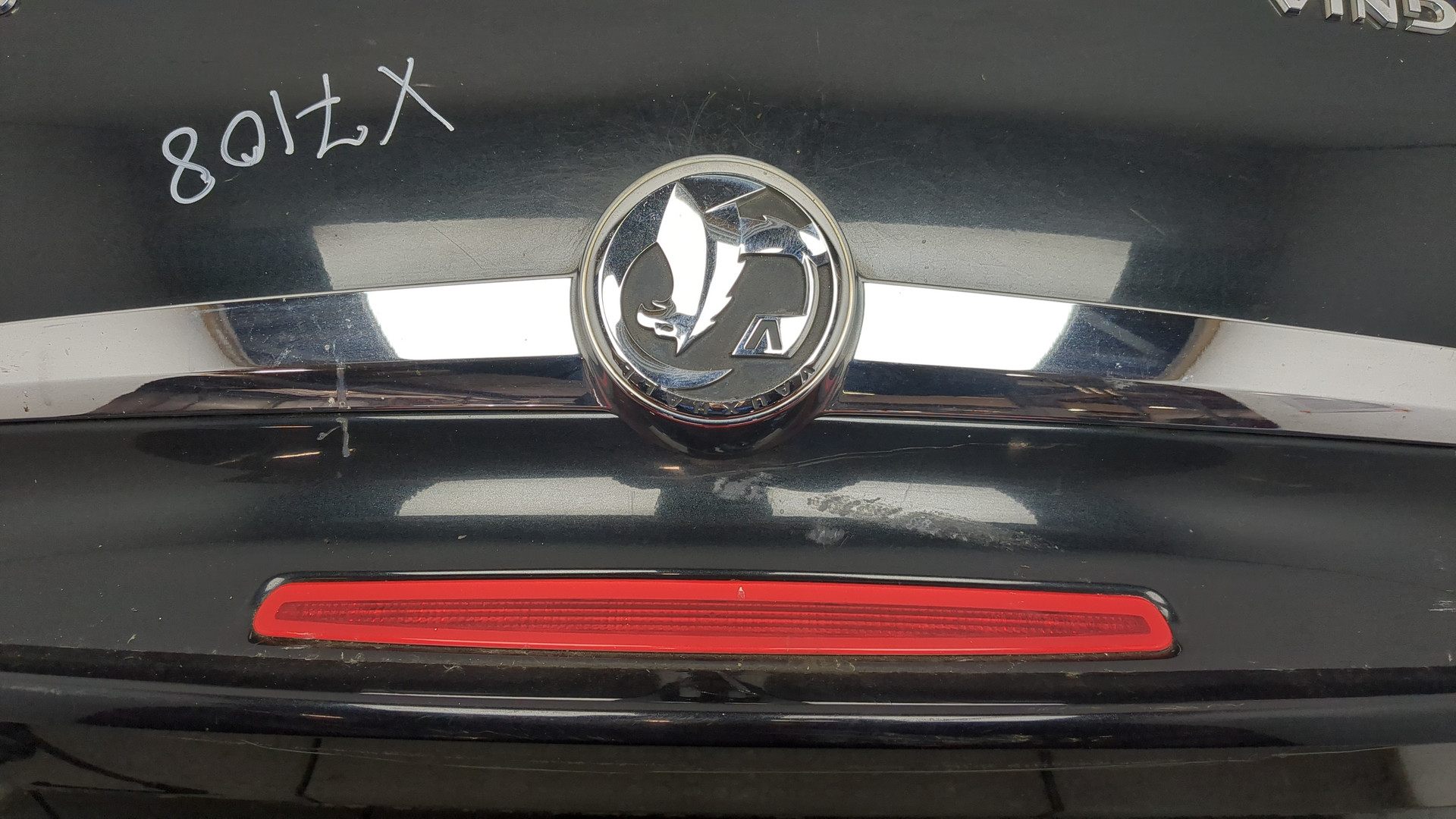 Дверь багажника