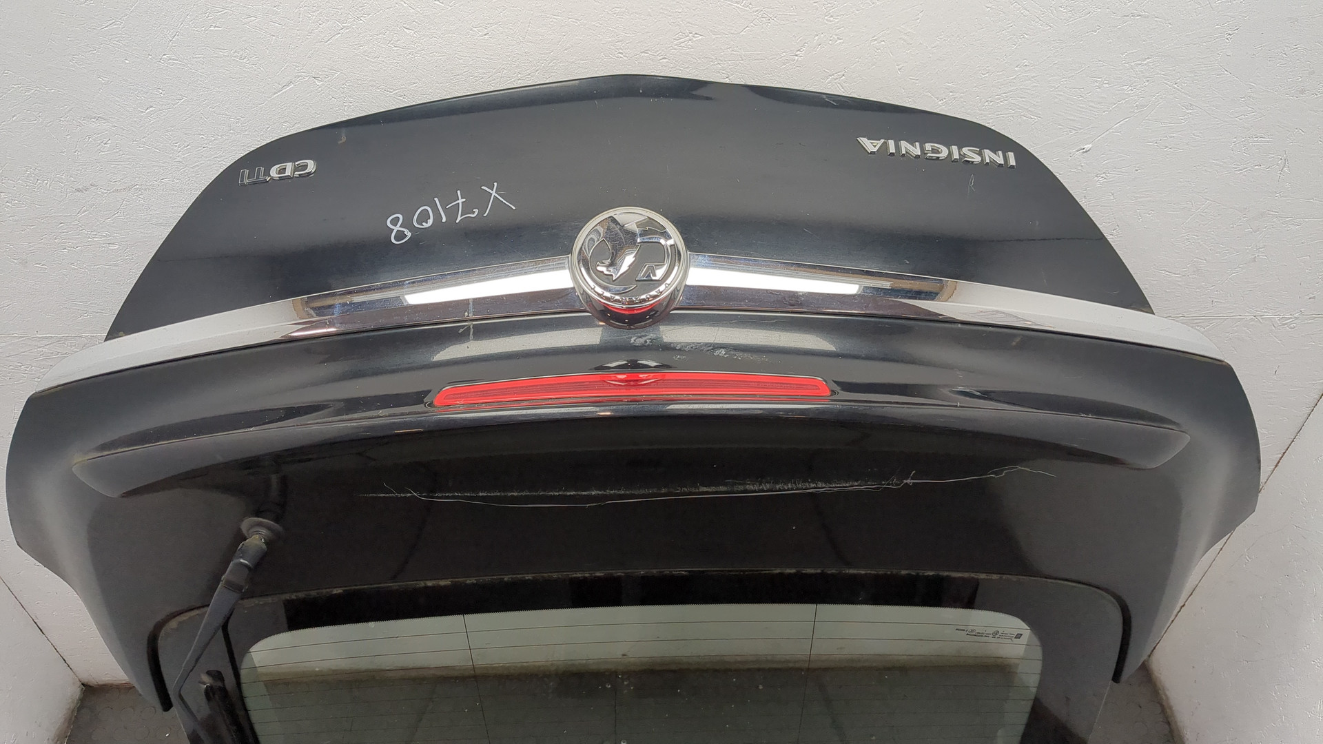 Дверь багажника