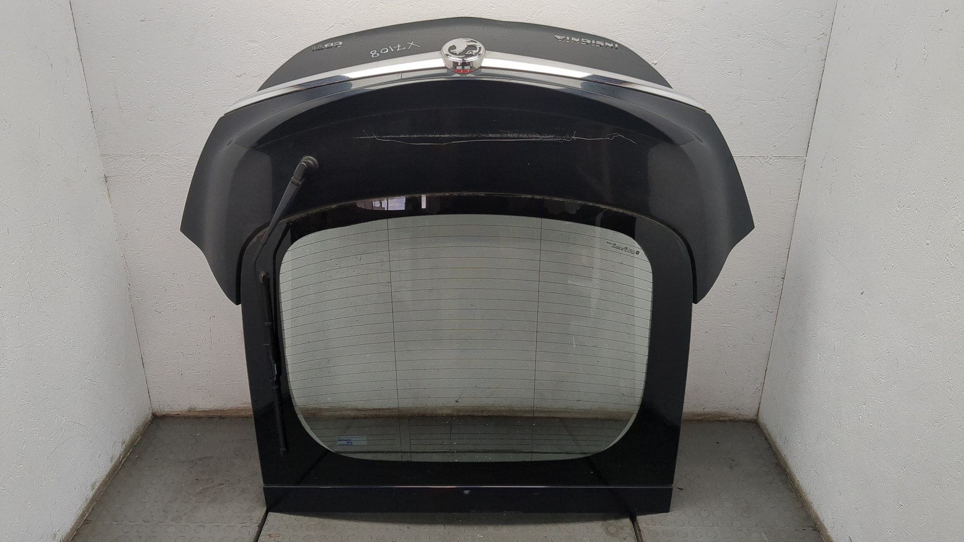 Дверь багажника