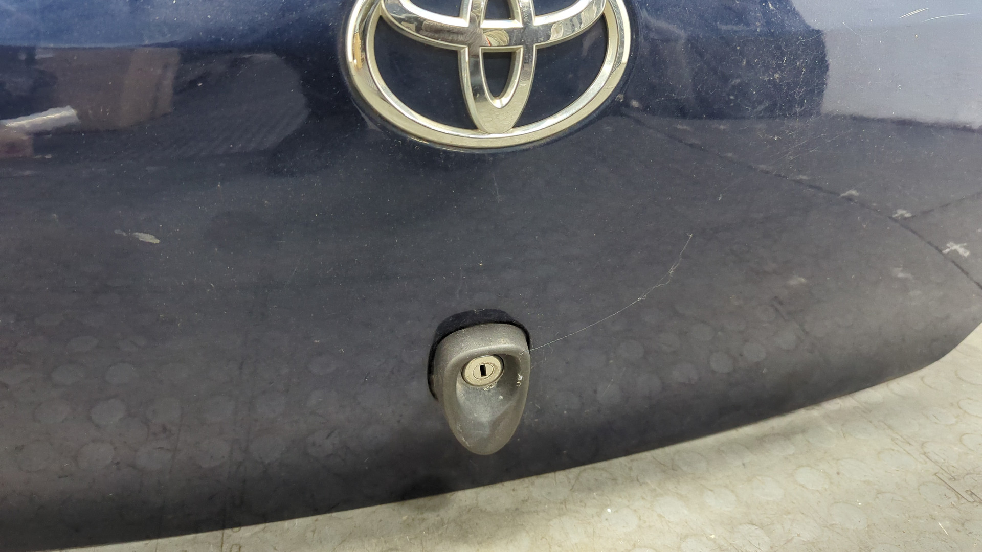 Дверь багажника