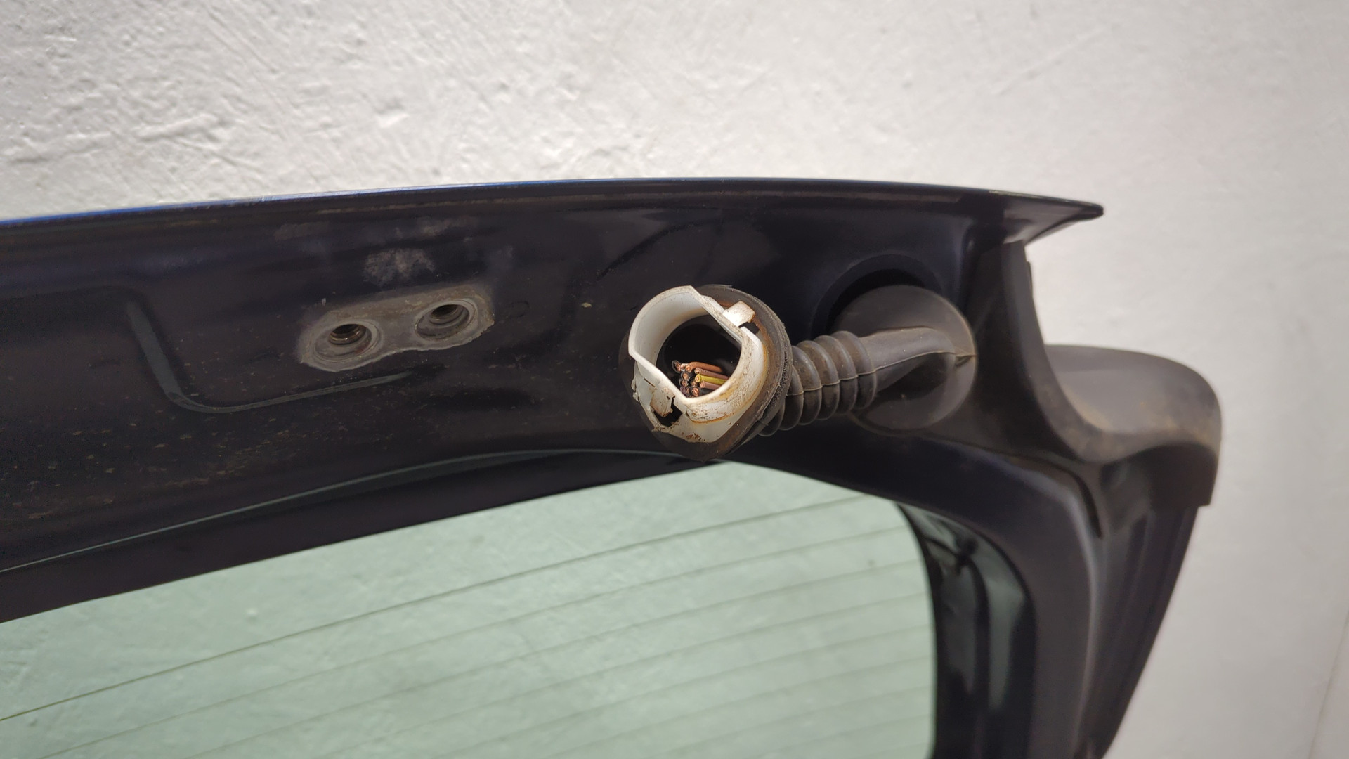 Дверь багажника