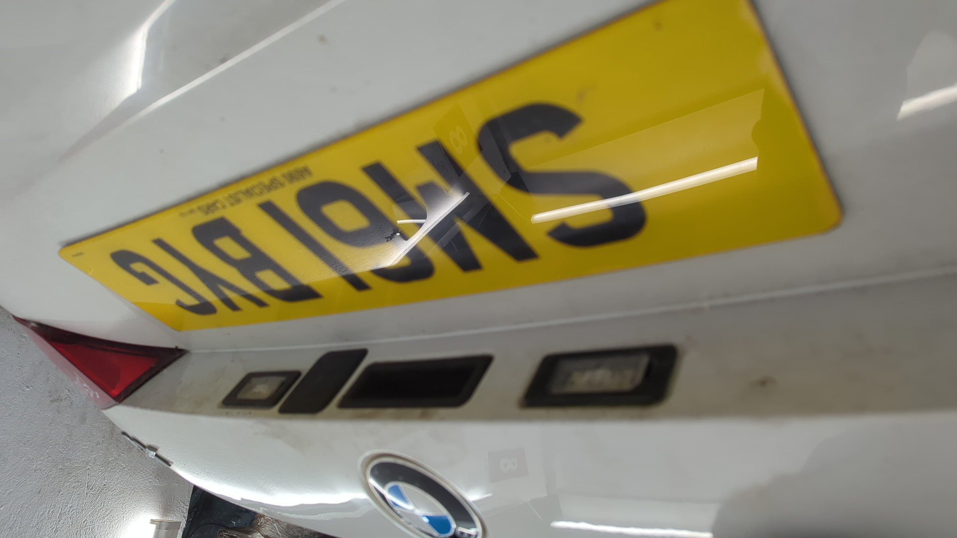 Дверь багажника